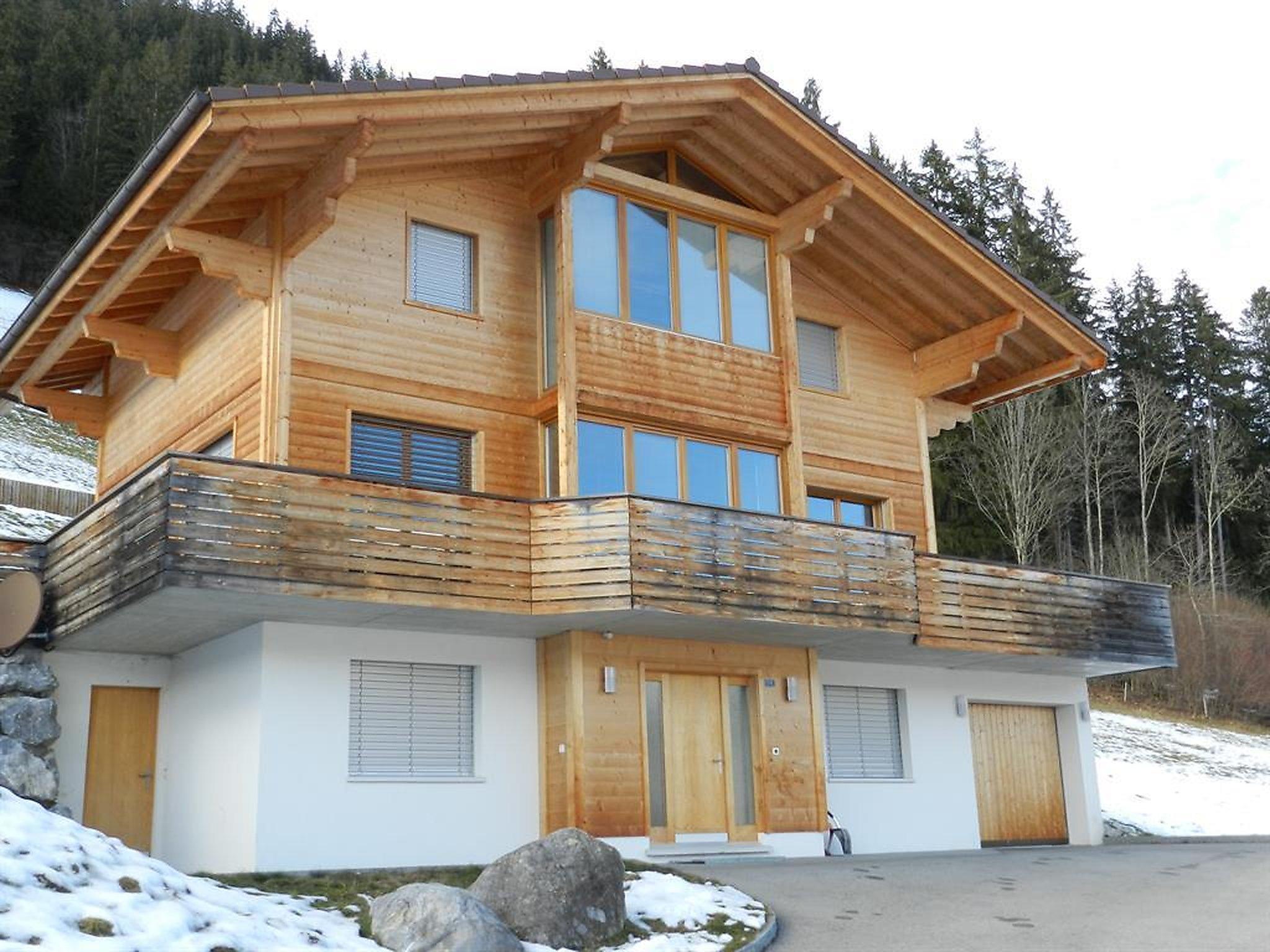 Foto 1 - Apartment mit 5 Schlafzimmern in Zweisimmen