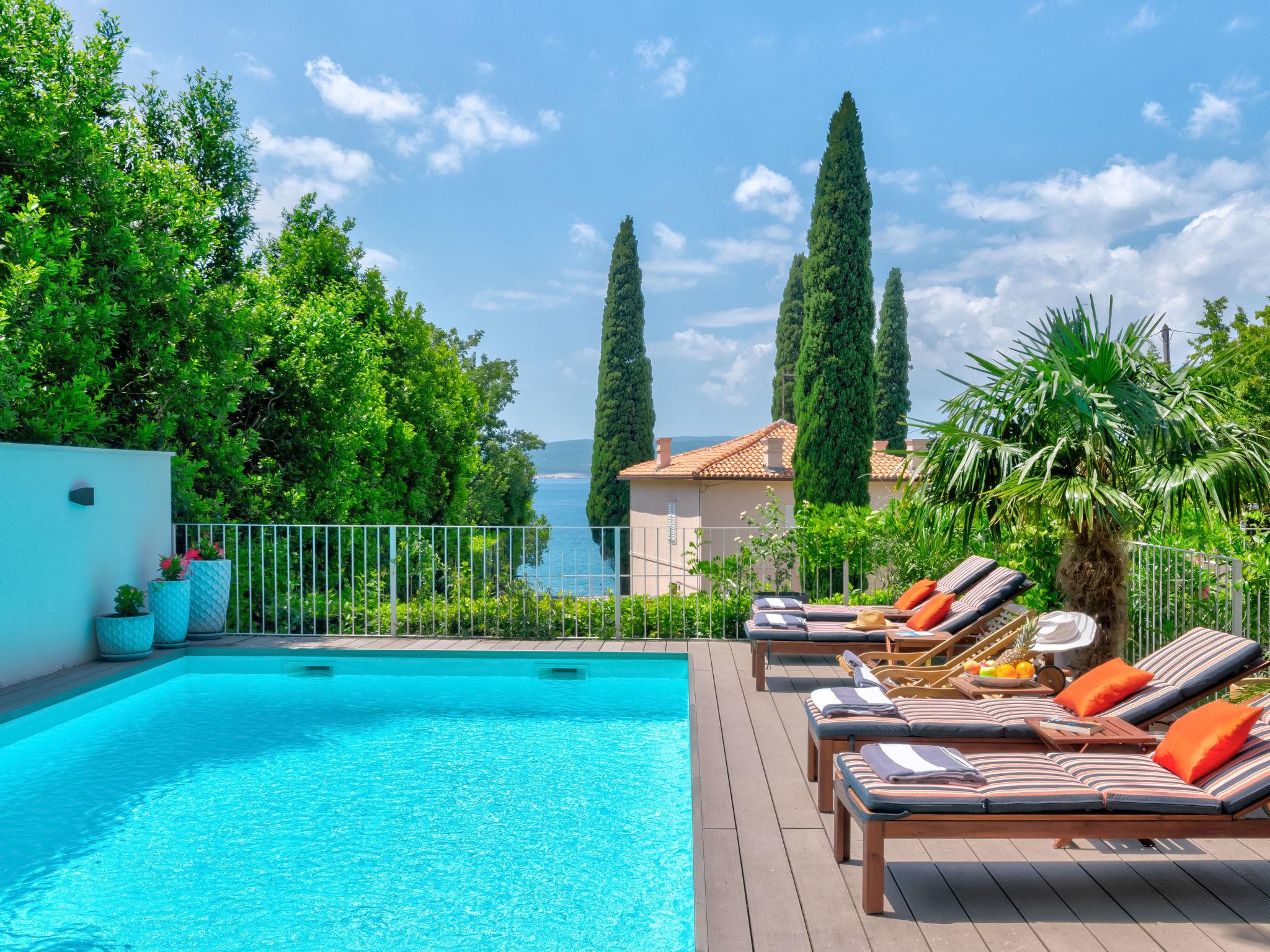 Photo 25 - Maison de 4 chambres à Crikvenica avec piscine privée et jardin