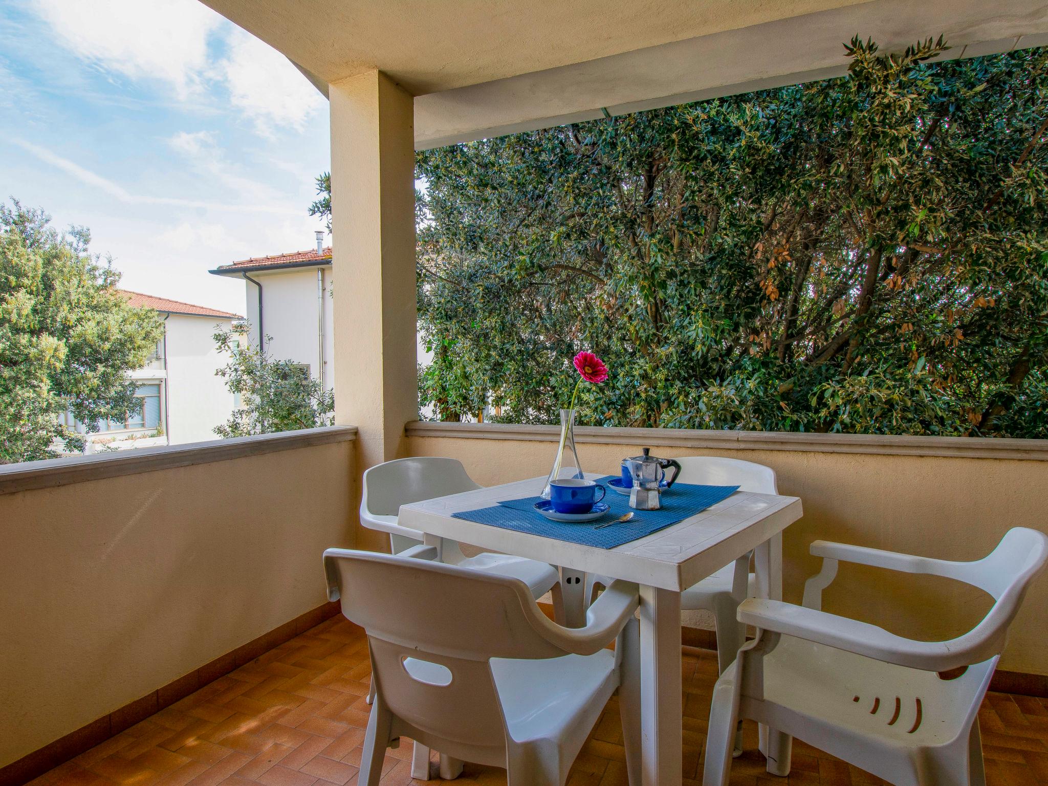 Photo 22 - Appartement de 2 chambres à San Vincenzo avec terrasse et vues à la mer