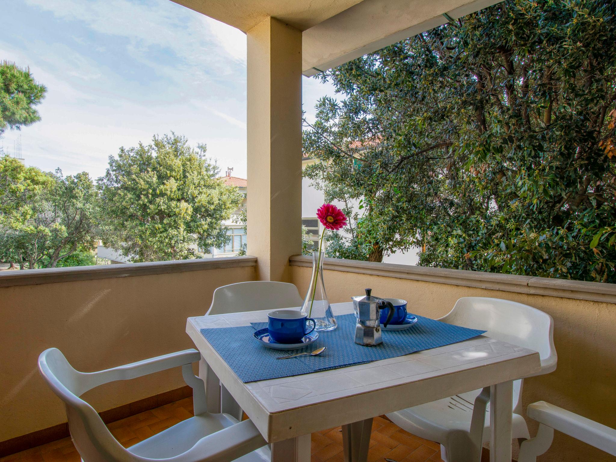 Foto 4 - Apartamento de 2 quartos em San Vincenzo com terraço e vistas do mar