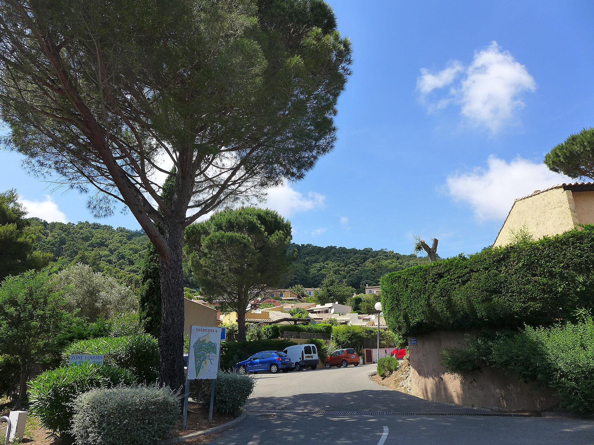 Photo 16 - Maison de 2 chambres à La Croix-Valmer avec piscine et terrasse