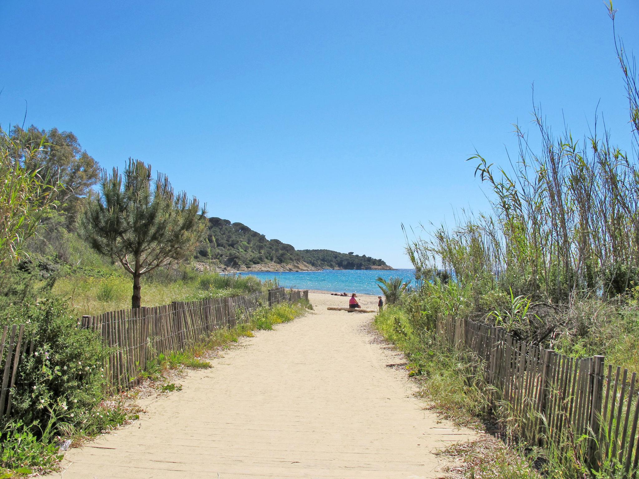 Photo 27 - 1 bedroom Apartment in La Croix-Valmer with swimming pool and sea view