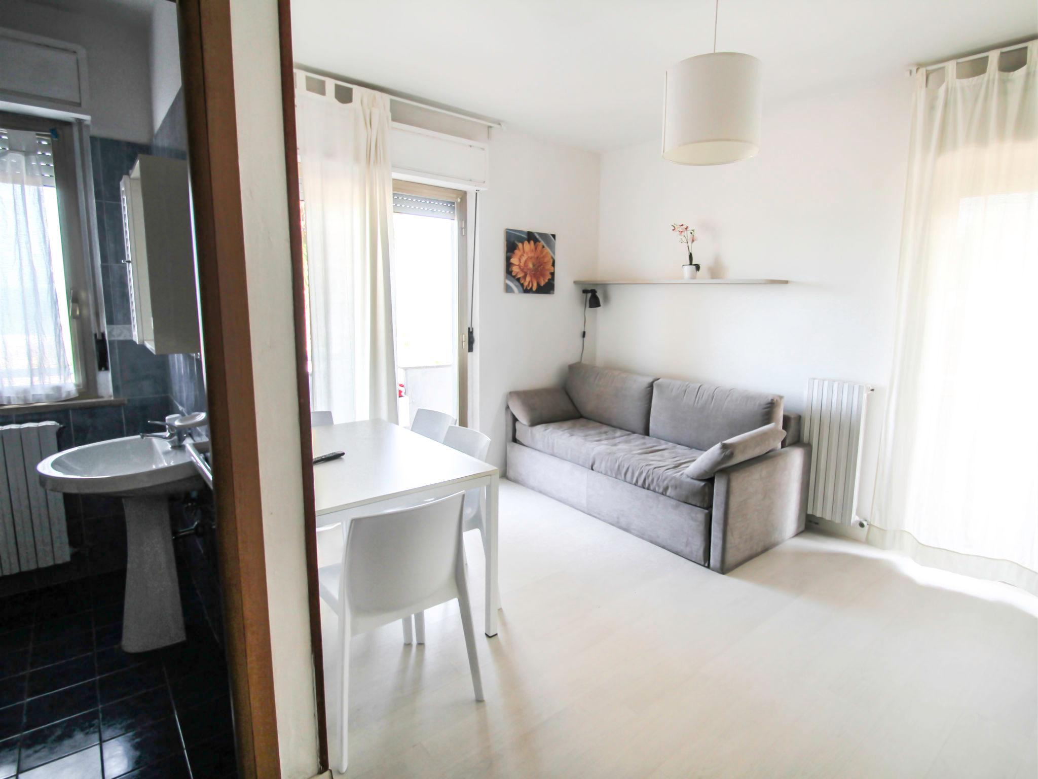 Foto 7 - Apartamento de 1 quarto em San Benedetto del Tronto com jardim