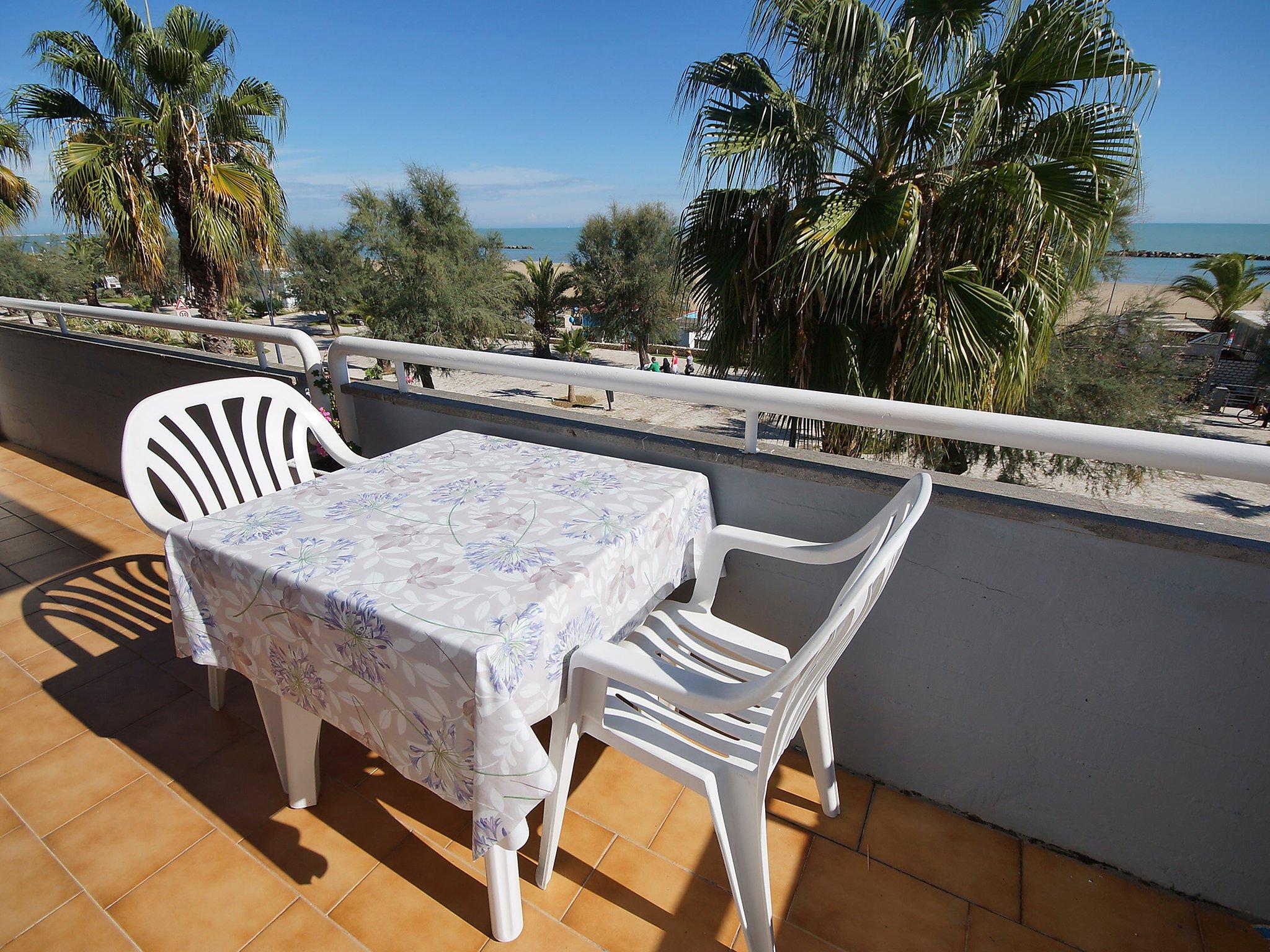 Photo 2 - 1 bedroom Apartment in San Benedetto del Tronto with garden