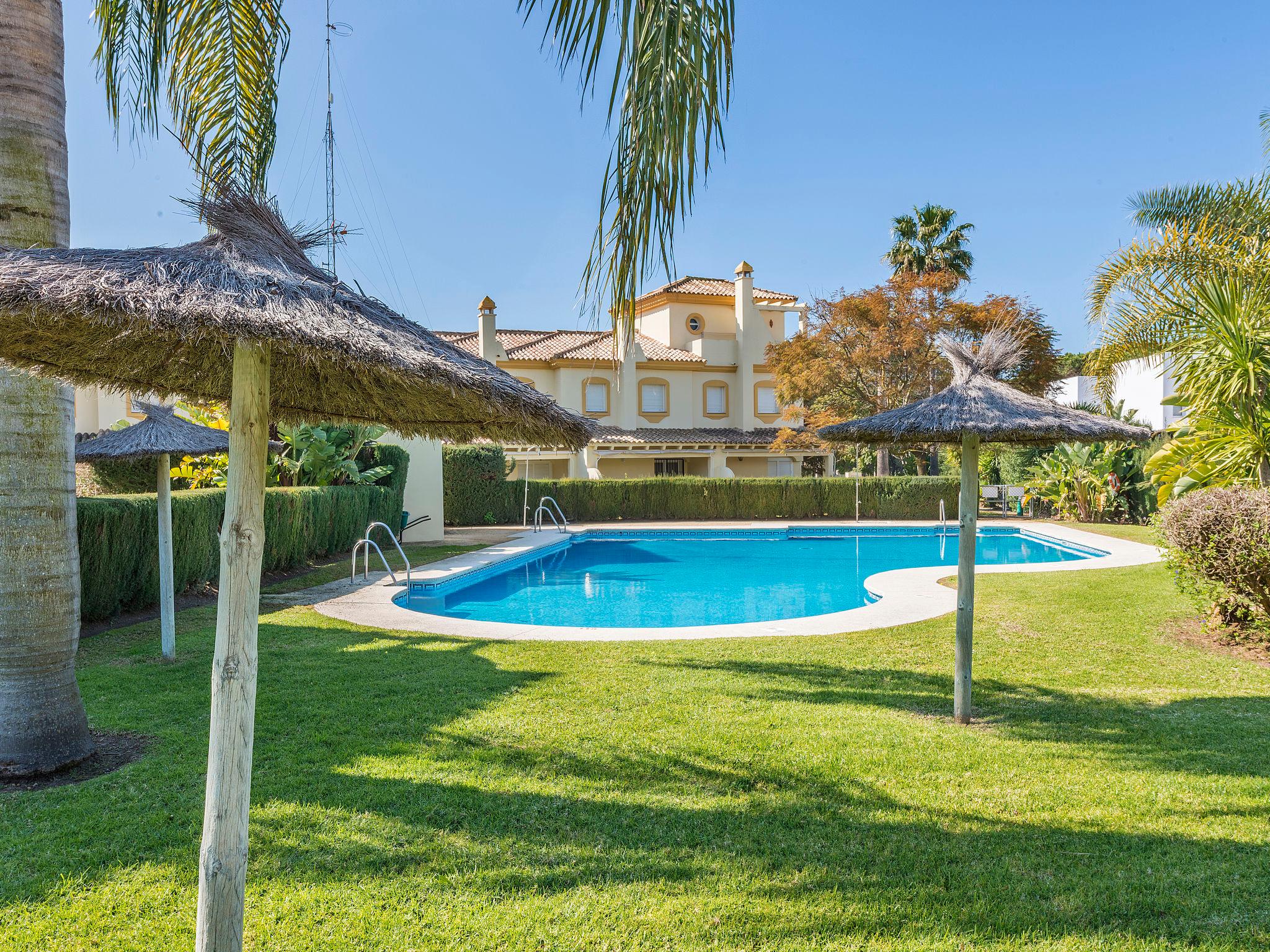Foto 14 - Casa de 3 quartos em Chiclana de la Frontera com piscina e vistas do mar