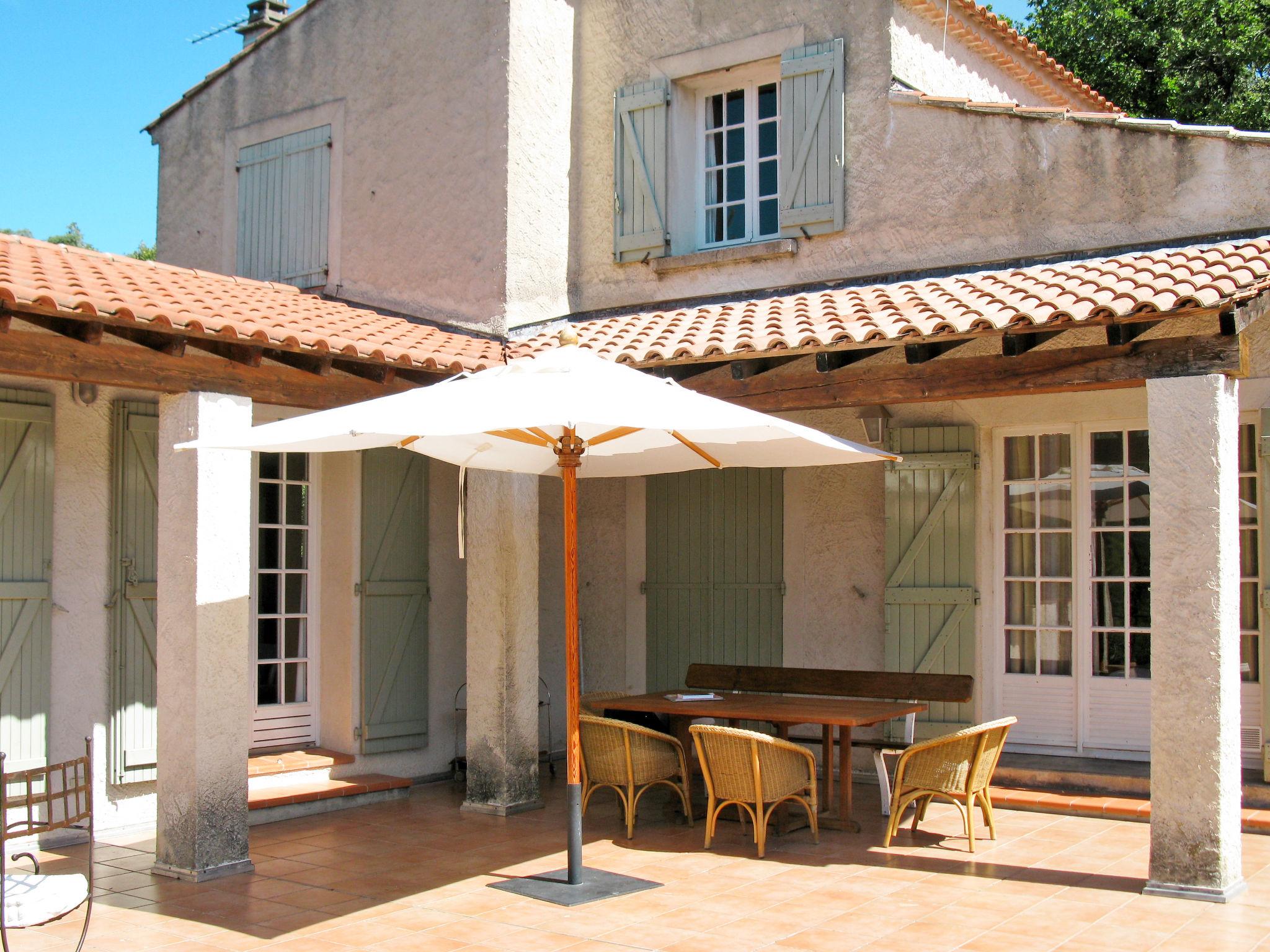 Photo 6 - Maison de 4 chambres à Rocbaron avec piscine privée et jardin