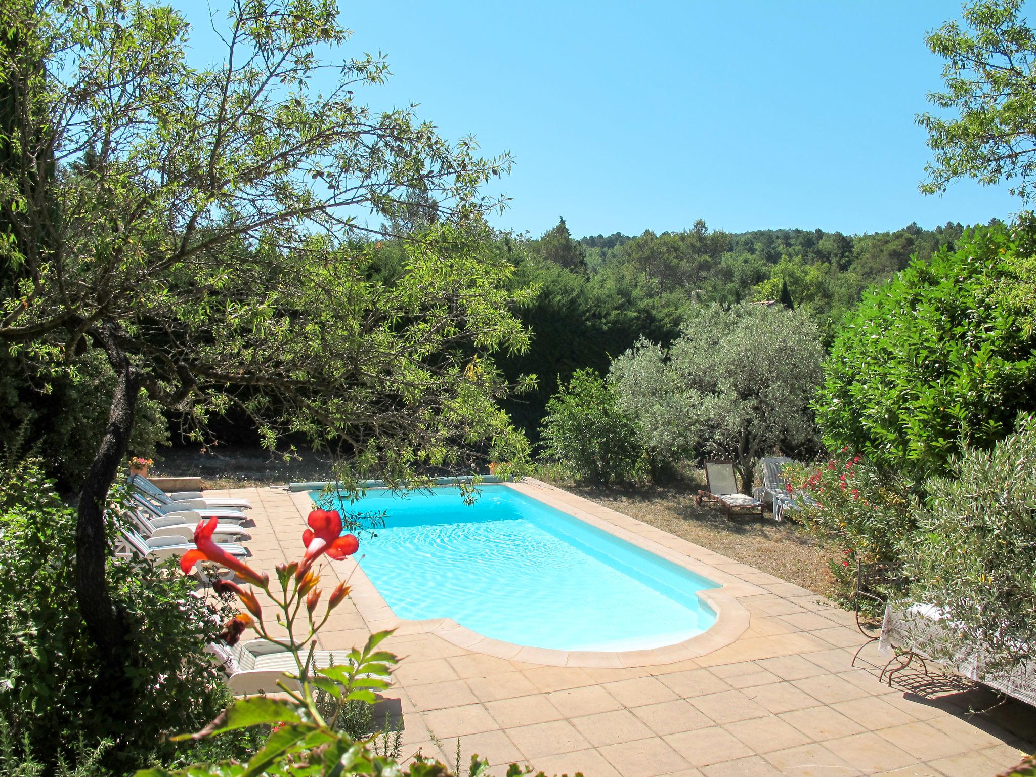 Foto 8 - Casa de 4 habitaciones en Rocbaron con piscina privada y jardín