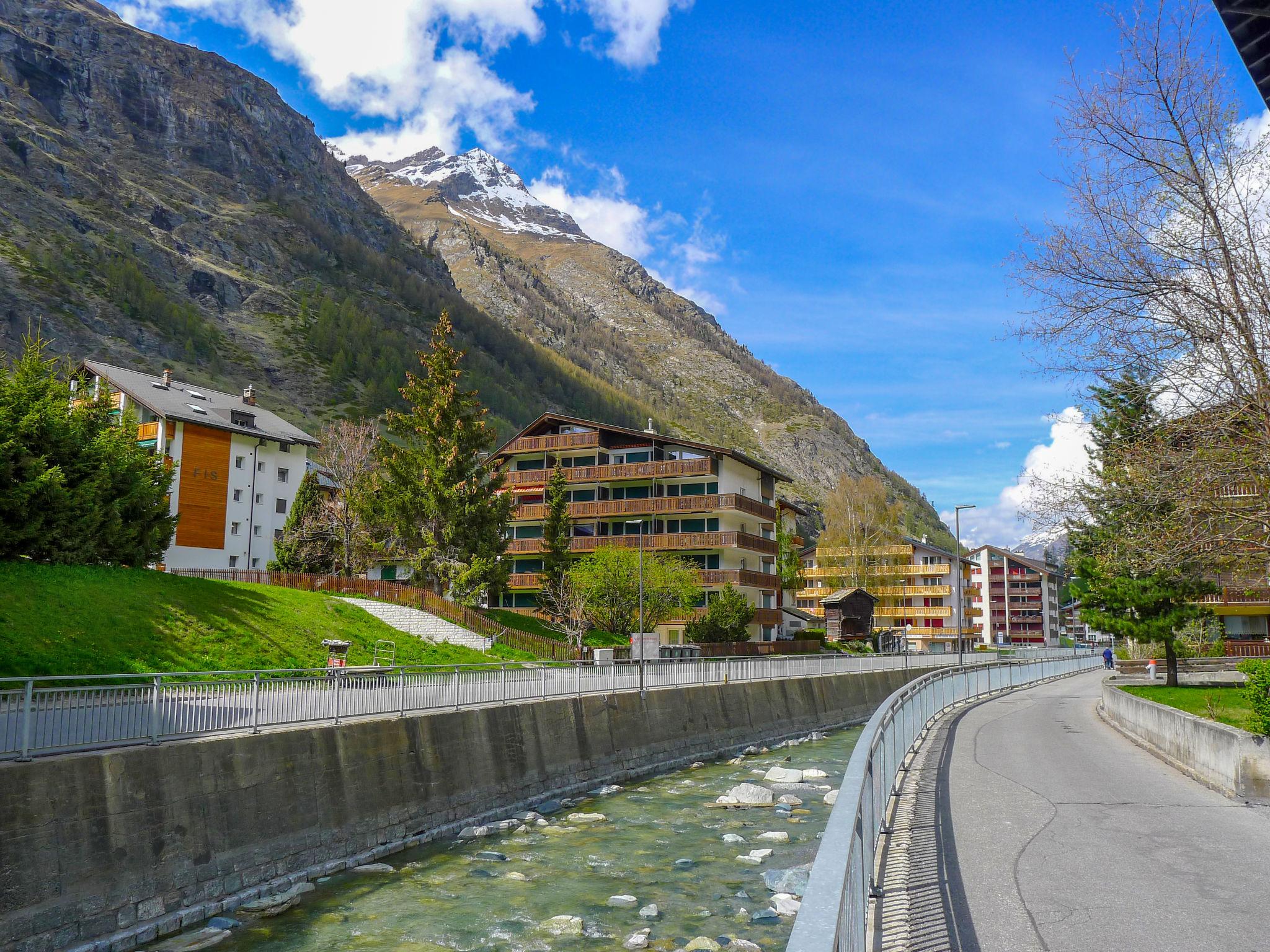 Foto 23 - Apartamento em Zermatt com jardim