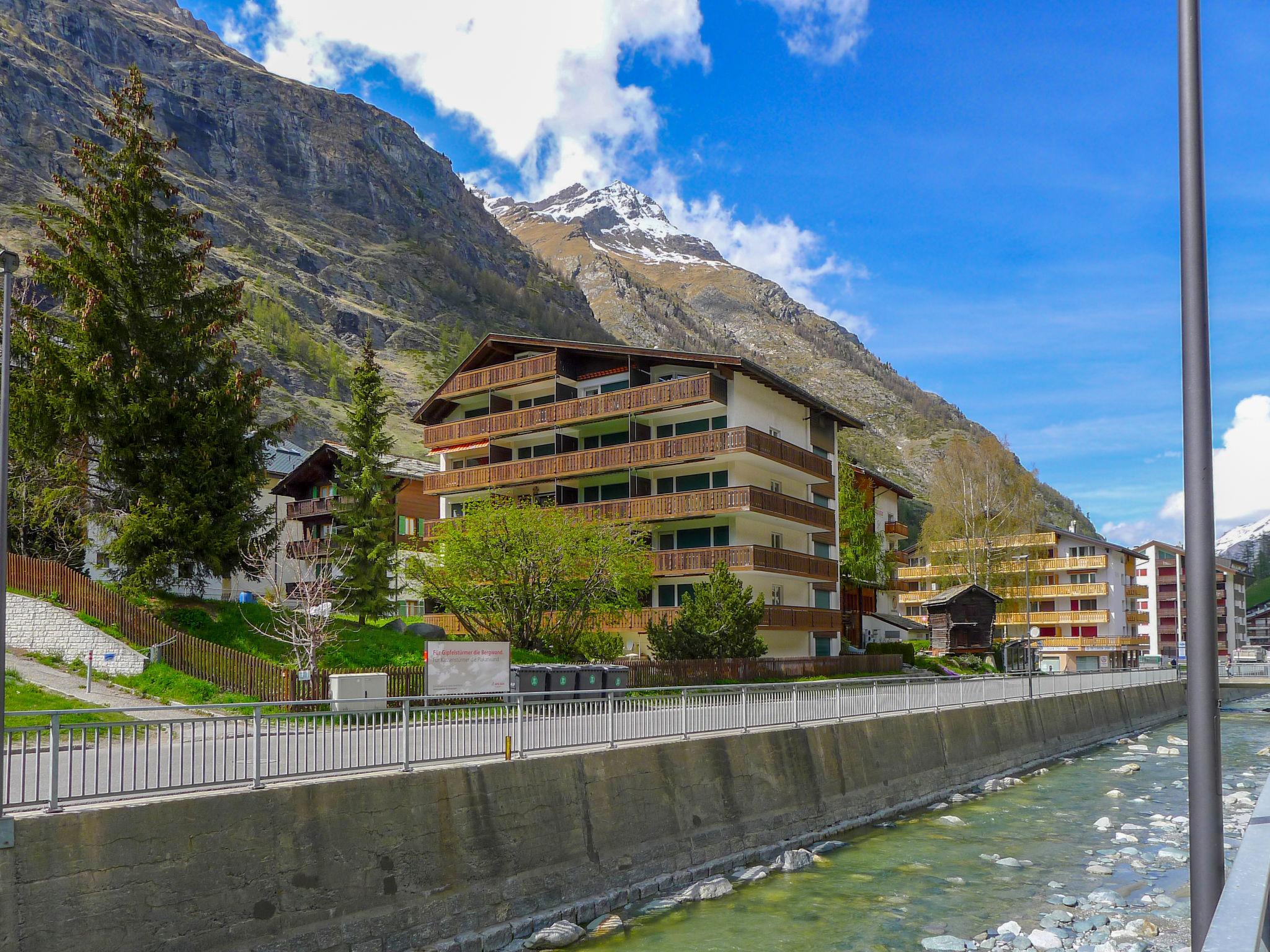 Foto 1 - Apartamento de 1 habitación en Zermatt con vistas a la montaña