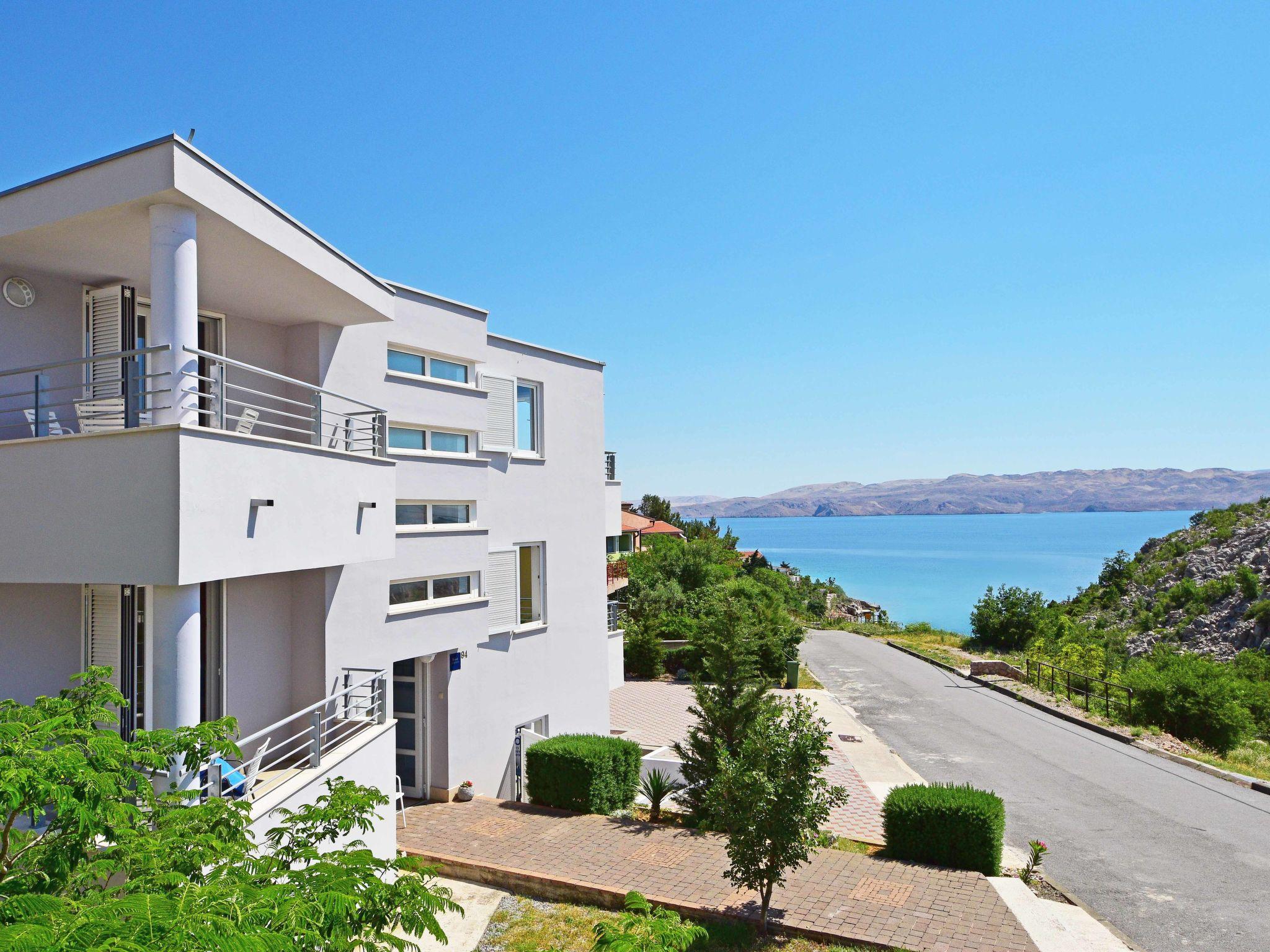 Photo 12 - Appartement de 1 chambre à Karlobag avec piscine et vues à la mer