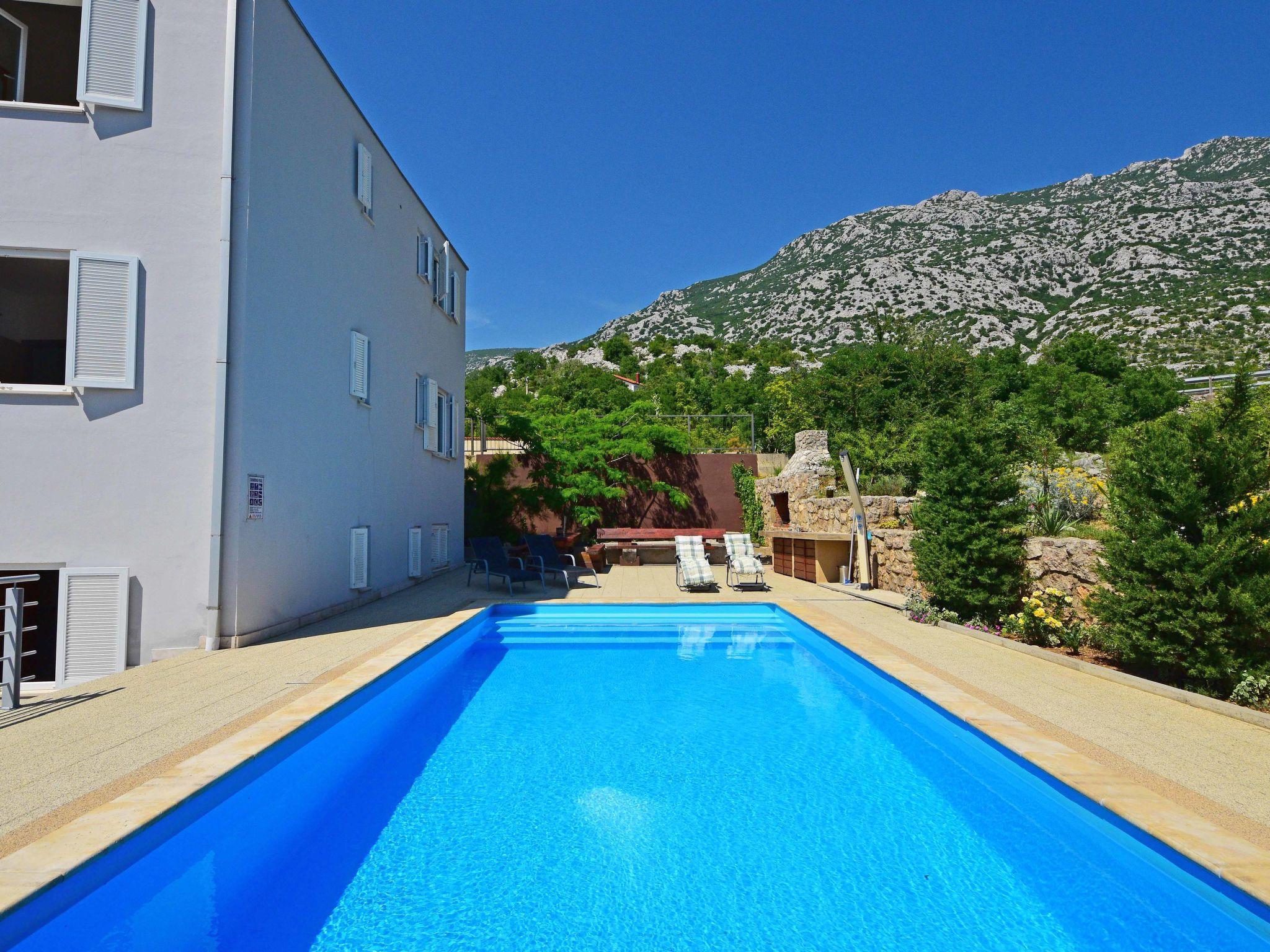 Photo 11 - 1 bedroom Apartment in Karlobag with swimming pool and sea view