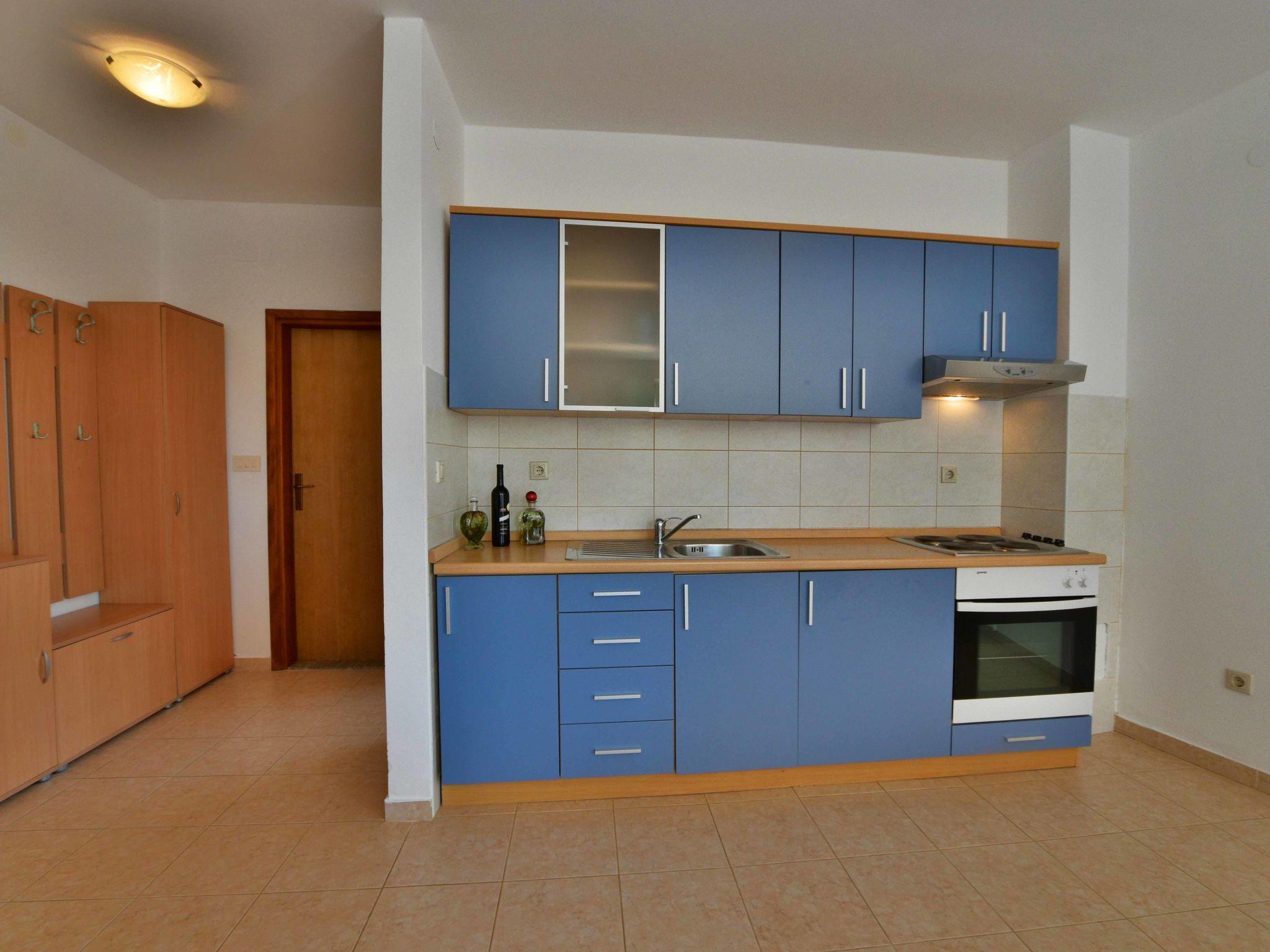 Photo 7 - 1 bedroom Apartment in Karlobag with swimming pool and sea view
