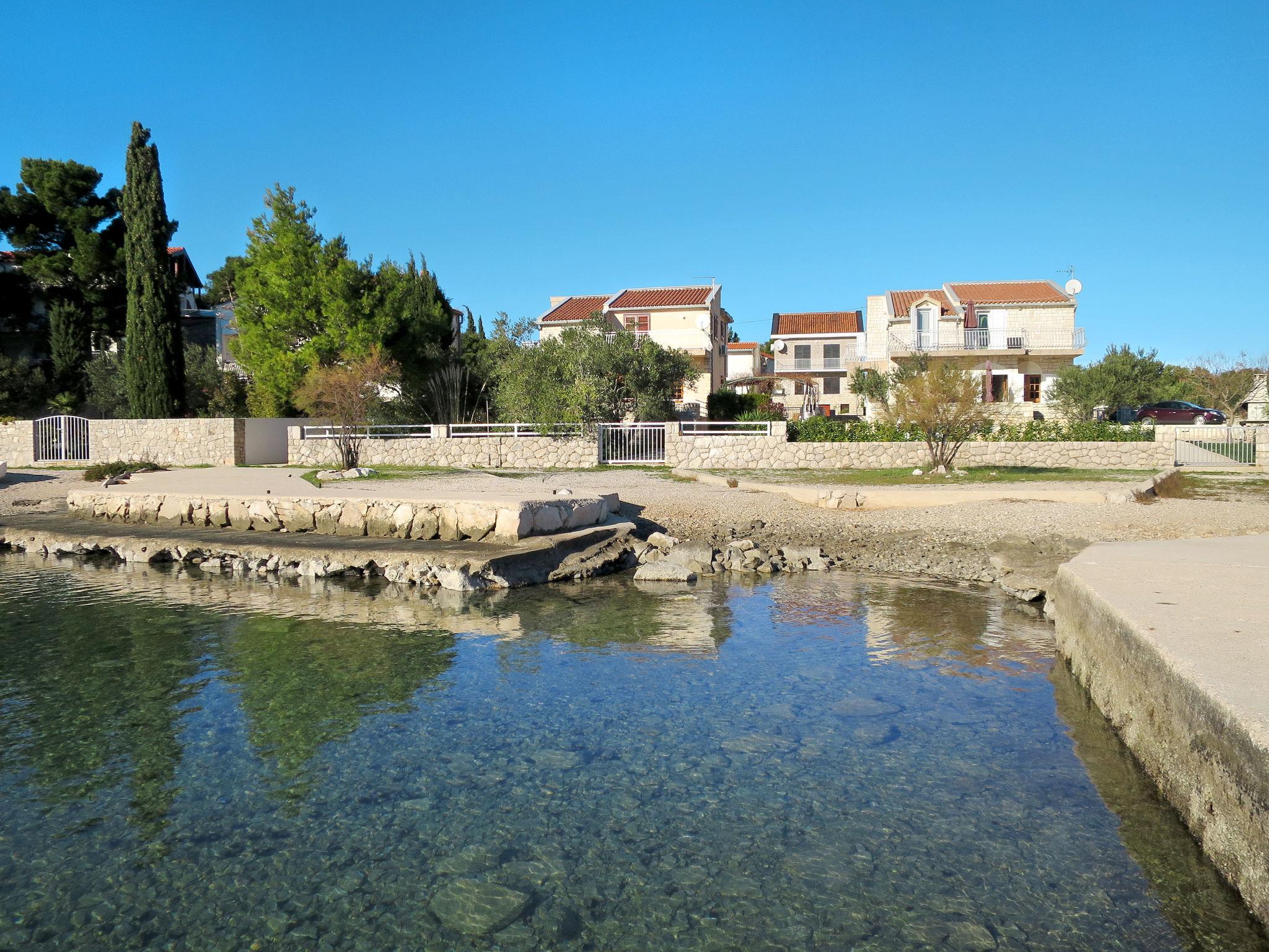 Photo 23 - Maison de 5 chambres à Pirovac avec jardin et terrasse