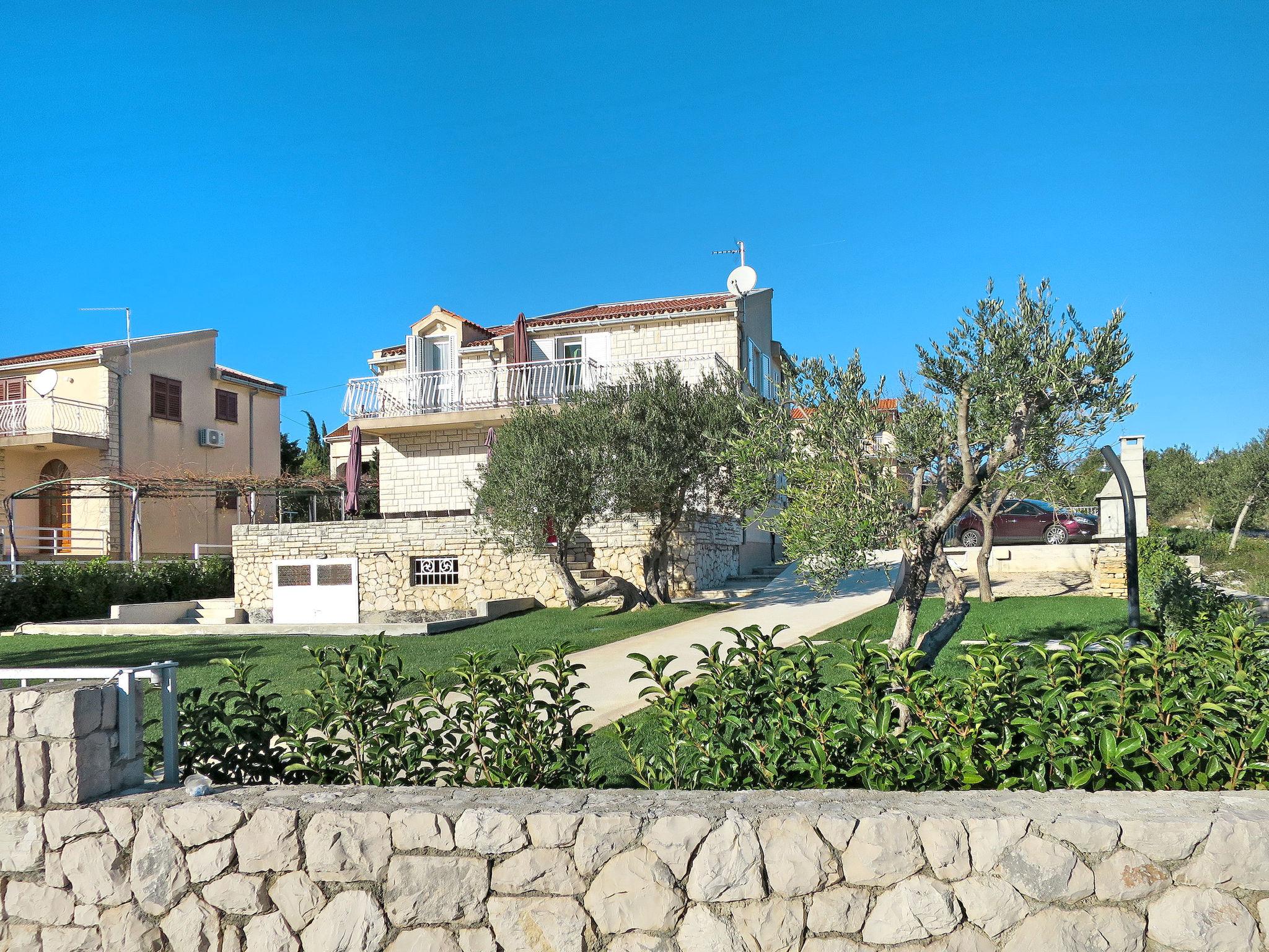 Photo 4 - Maison de 5 chambres à Pirovac avec terrasse et vues à la mer