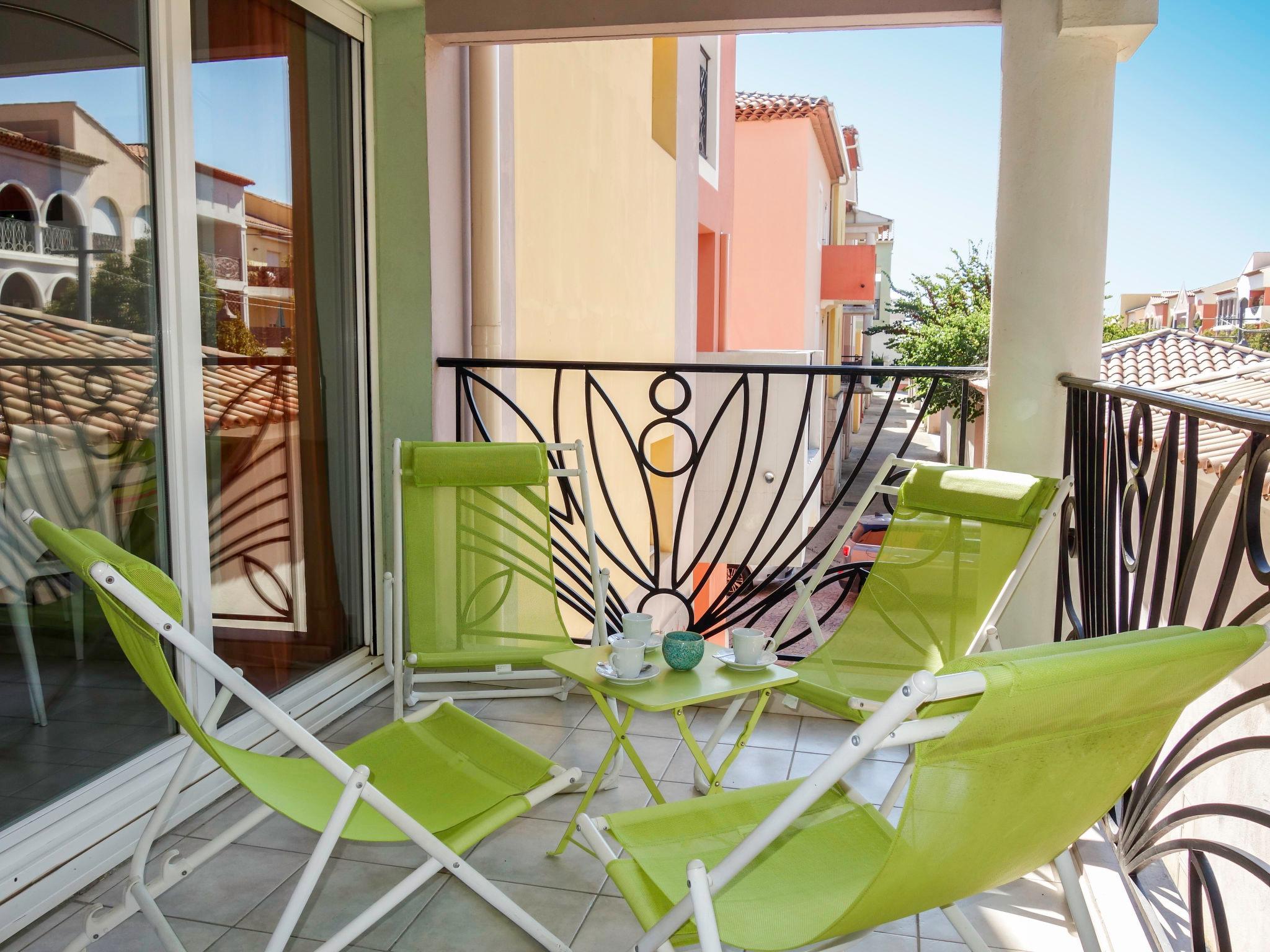 Photo 2 - 1 bedroom Apartment in Saint-Cyr-sur-Mer with terrace and sea view