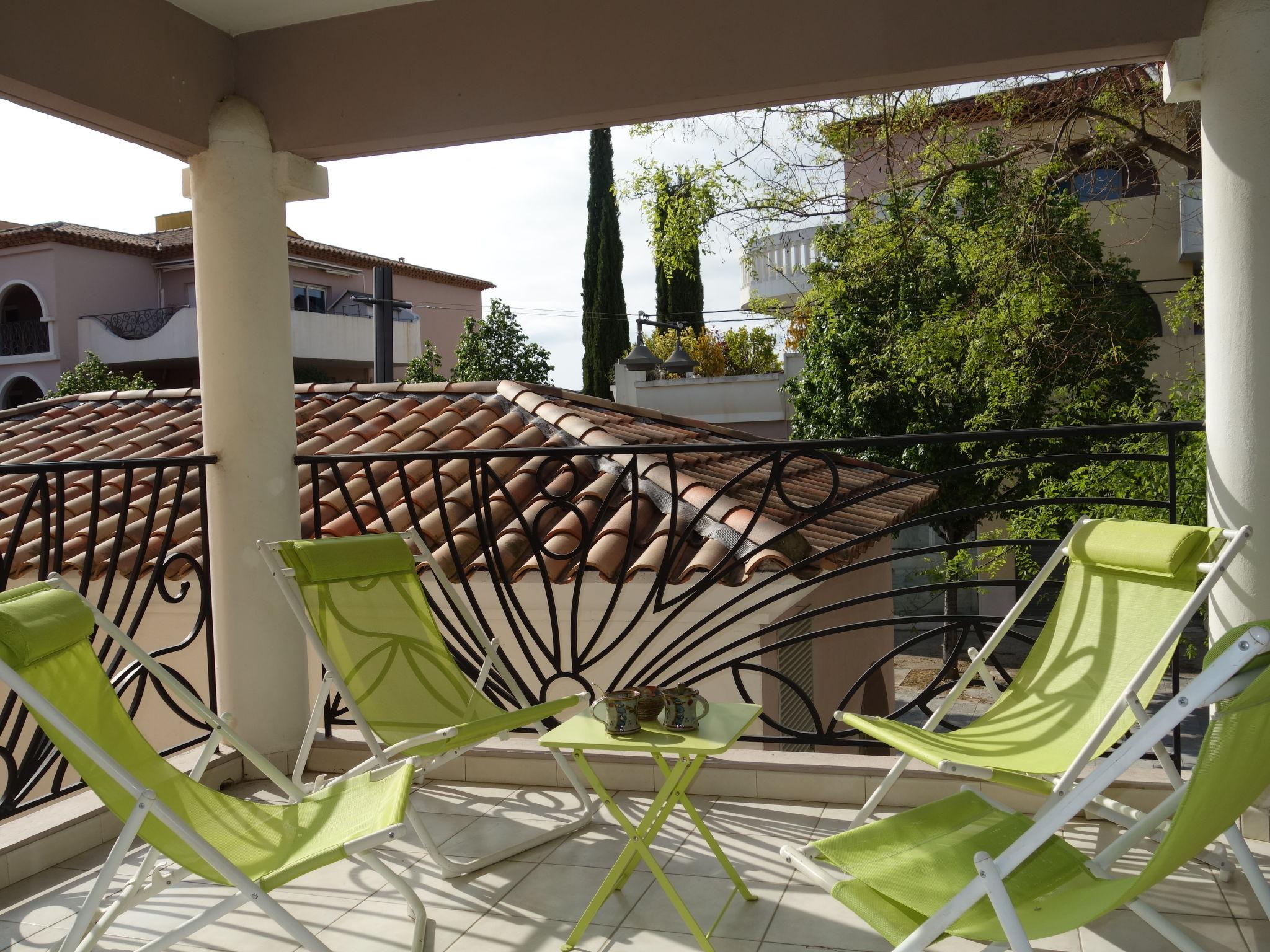 Foto 15 - Apartamento de 1 quarto em Saint-Cyr-sur-Mer com terraço