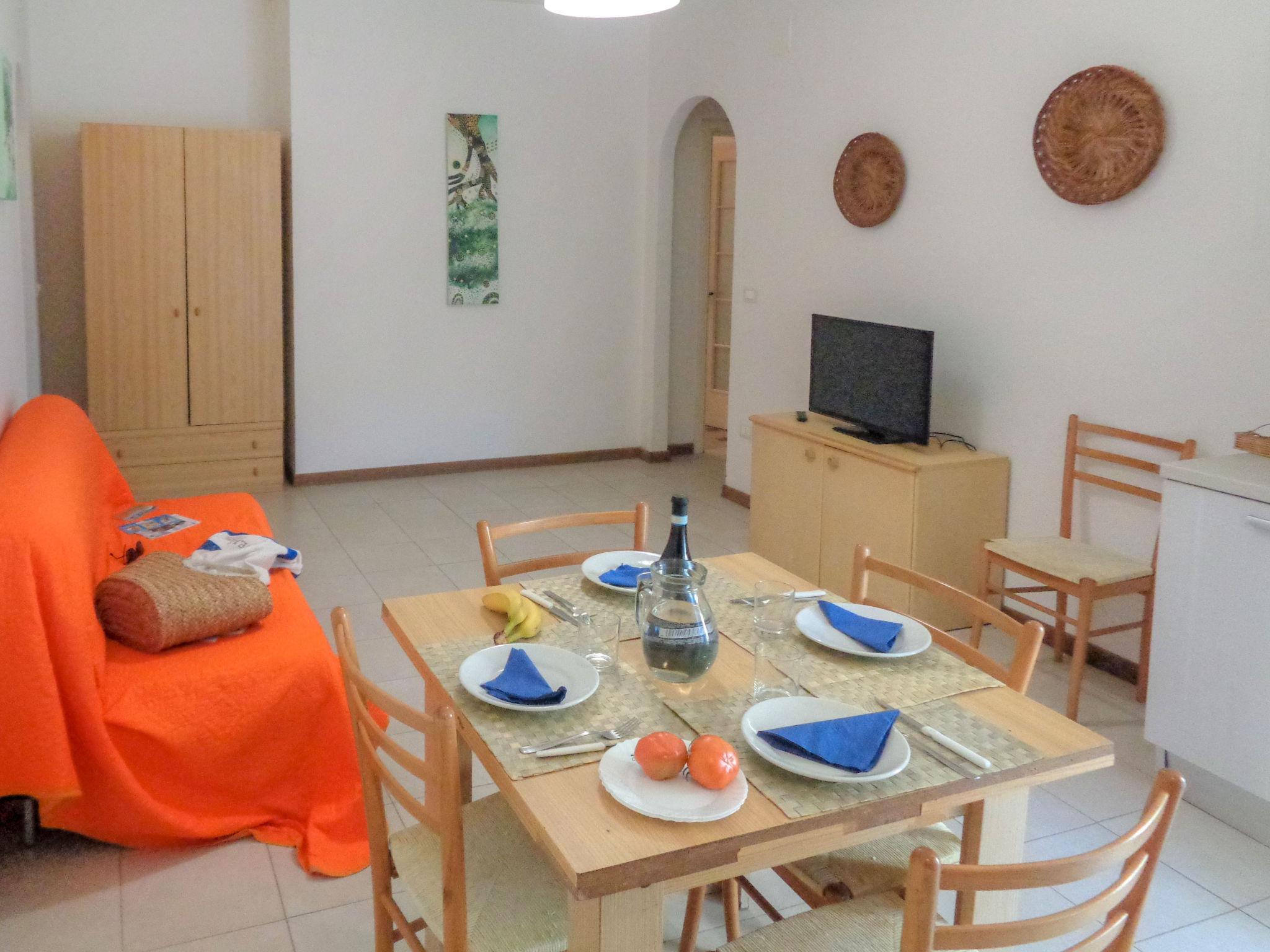 Photo 4 - 1 bedroom Apartment in Silvi with garden and sea view