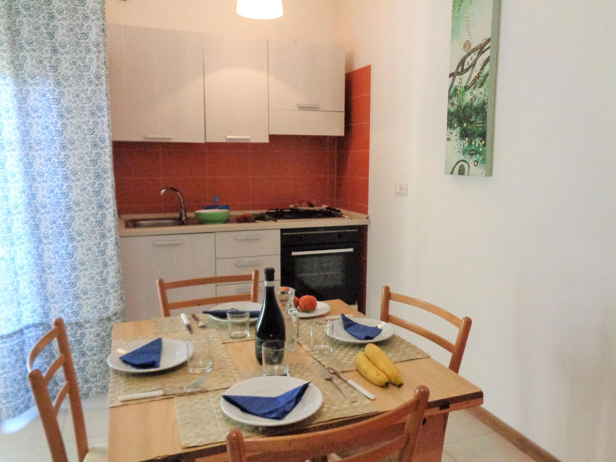 Photo 9 - 1 bedroom Apartment in Silvi with garden and sea view