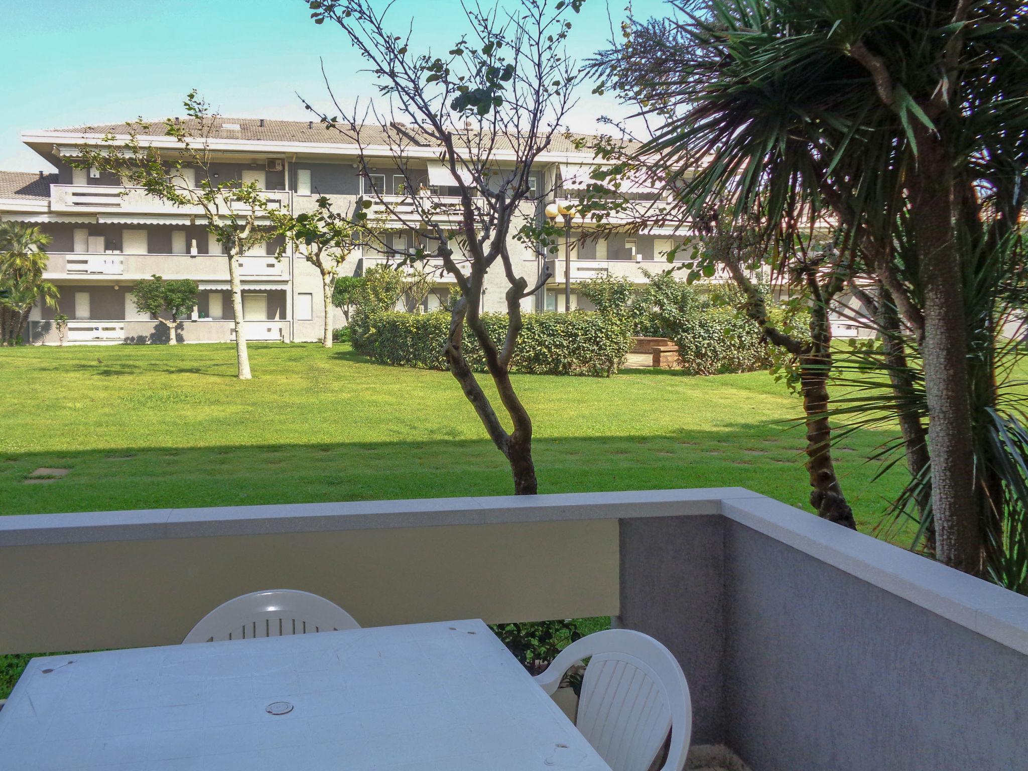 Foto 3 - Apartamento de 1 habitación en Silvi con jardín y vistas al mar