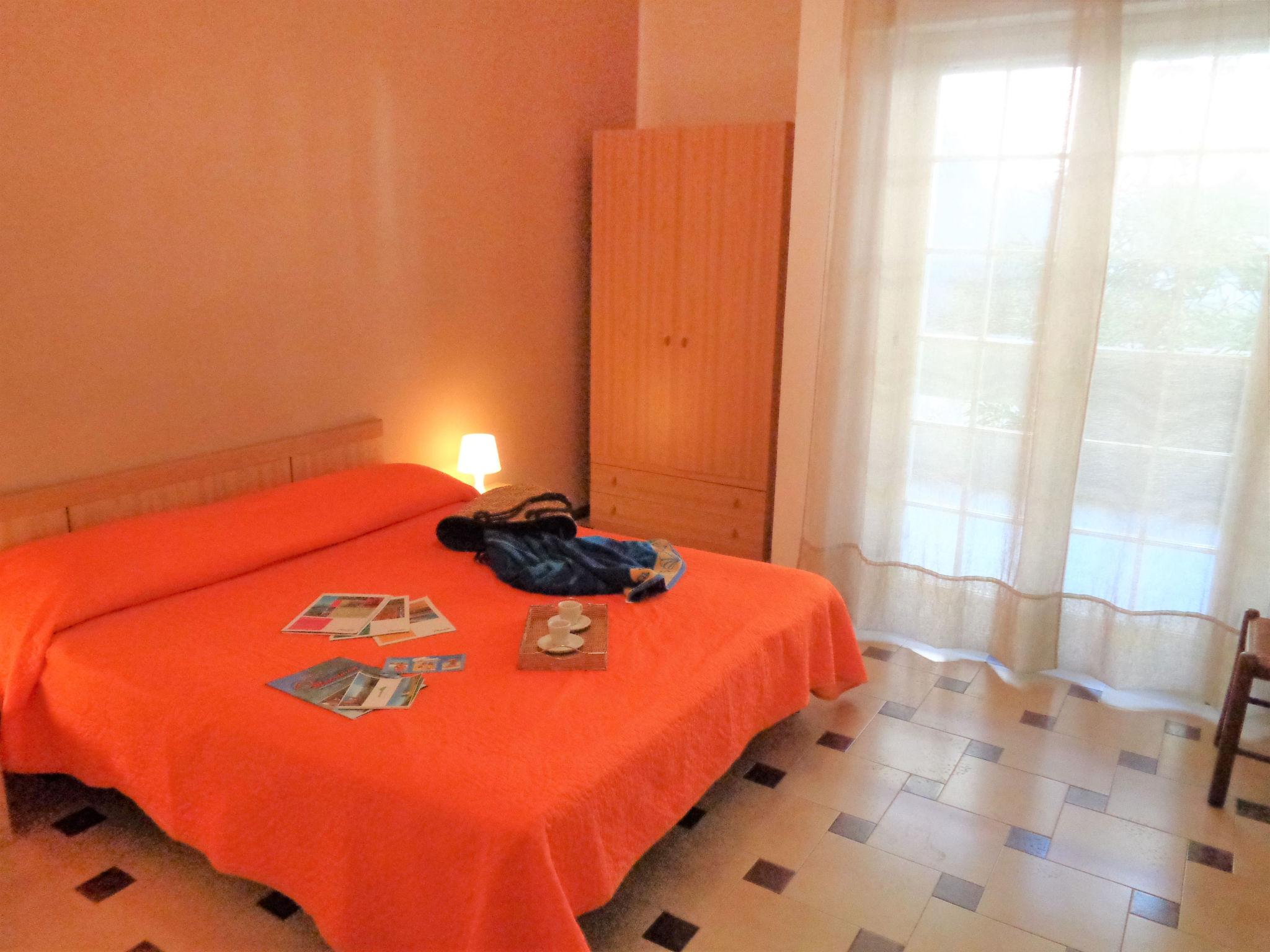 Foto 10 - Apartamento de 1 habitación en Silvi con jardín y vistas al mar
