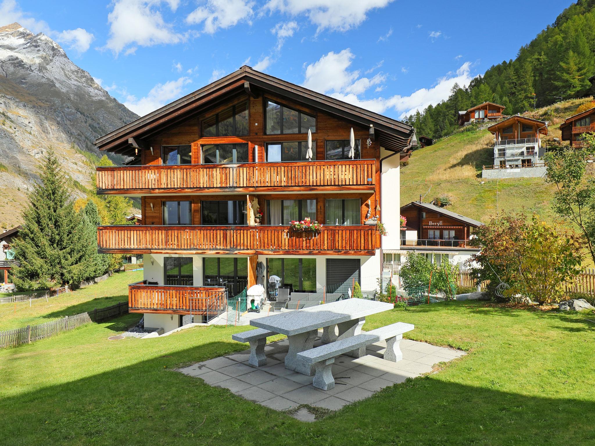 Foto 1 - Apartamento de 1 quarto em Zermatt com jardim e vista para a montanha