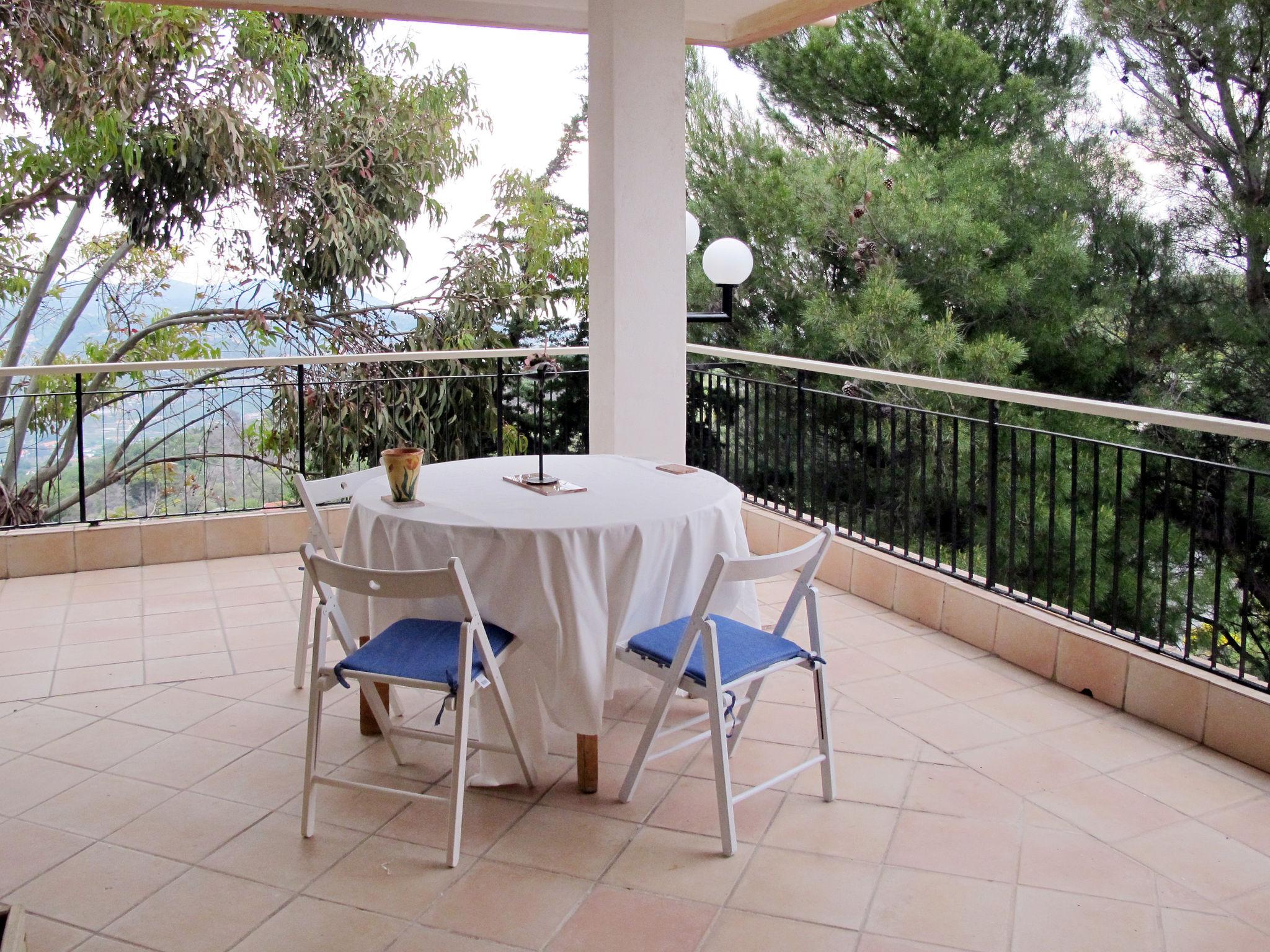 Photo 7 - Maison de 3 chambres à Imperia avec piscine et jardin