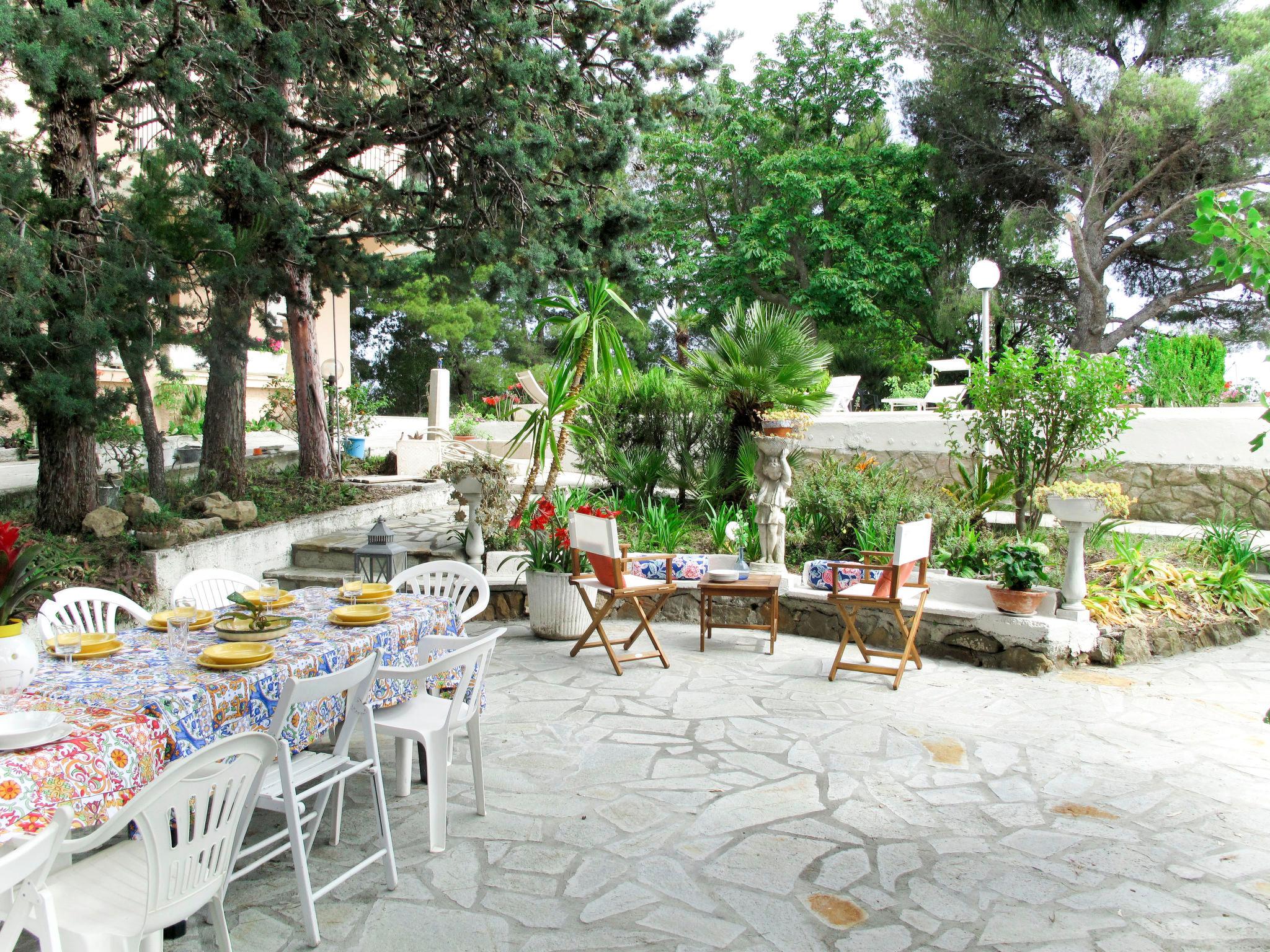 Photo 25 - 3 bedroom House in Imperia with swimming pool and garden