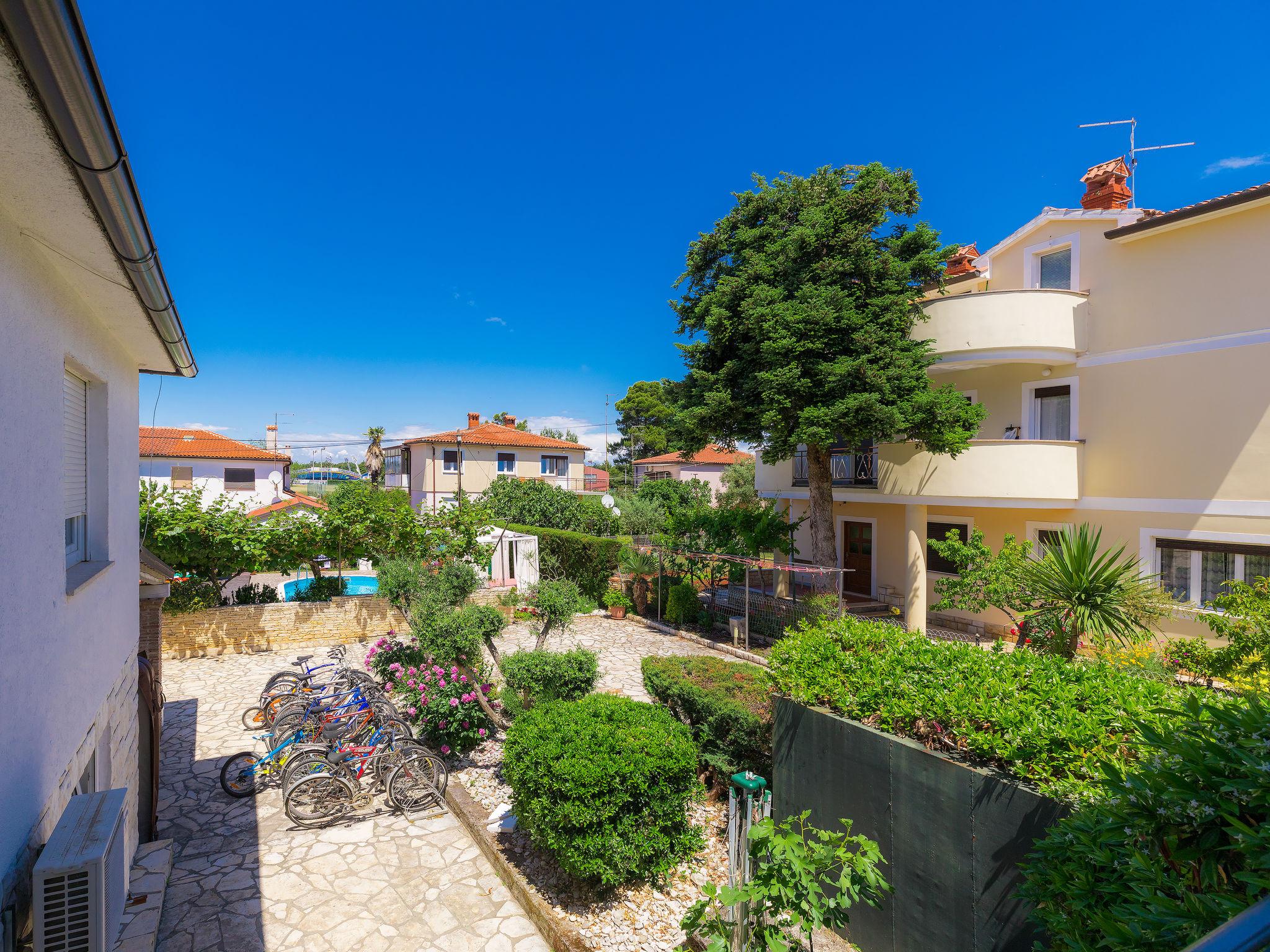 Photo 15 - Appartement en Umag avec piscine et jardin