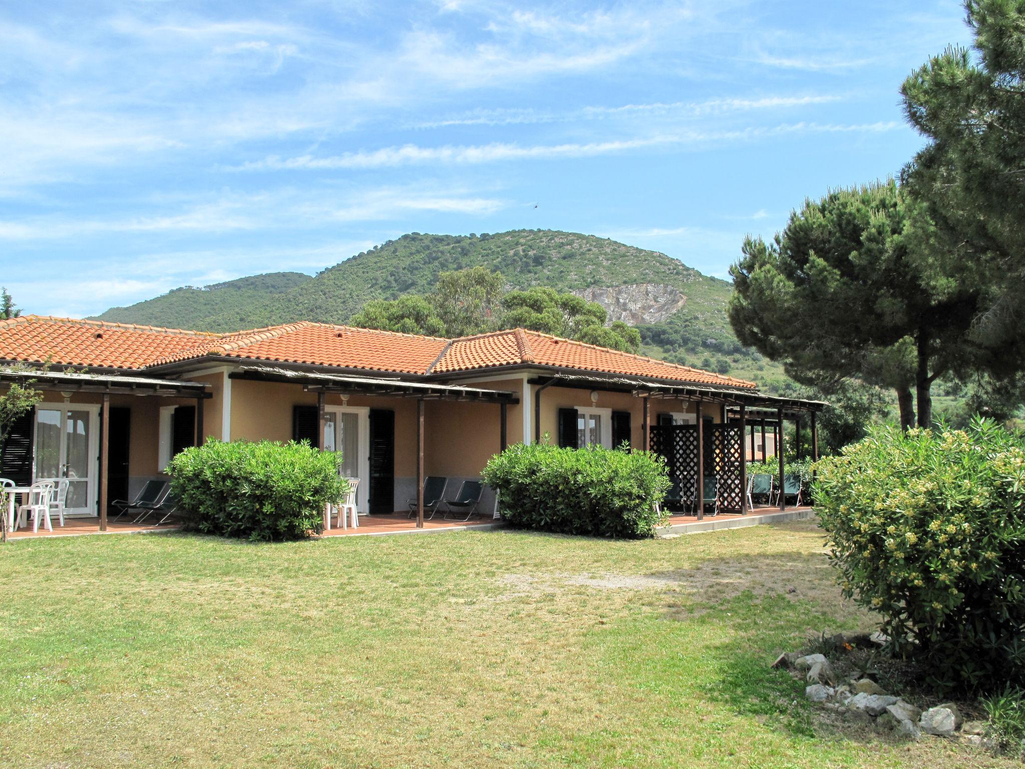 Foto 33 - Apartamento de 1 habitación en Capoliveri con jardín y vistas al mar