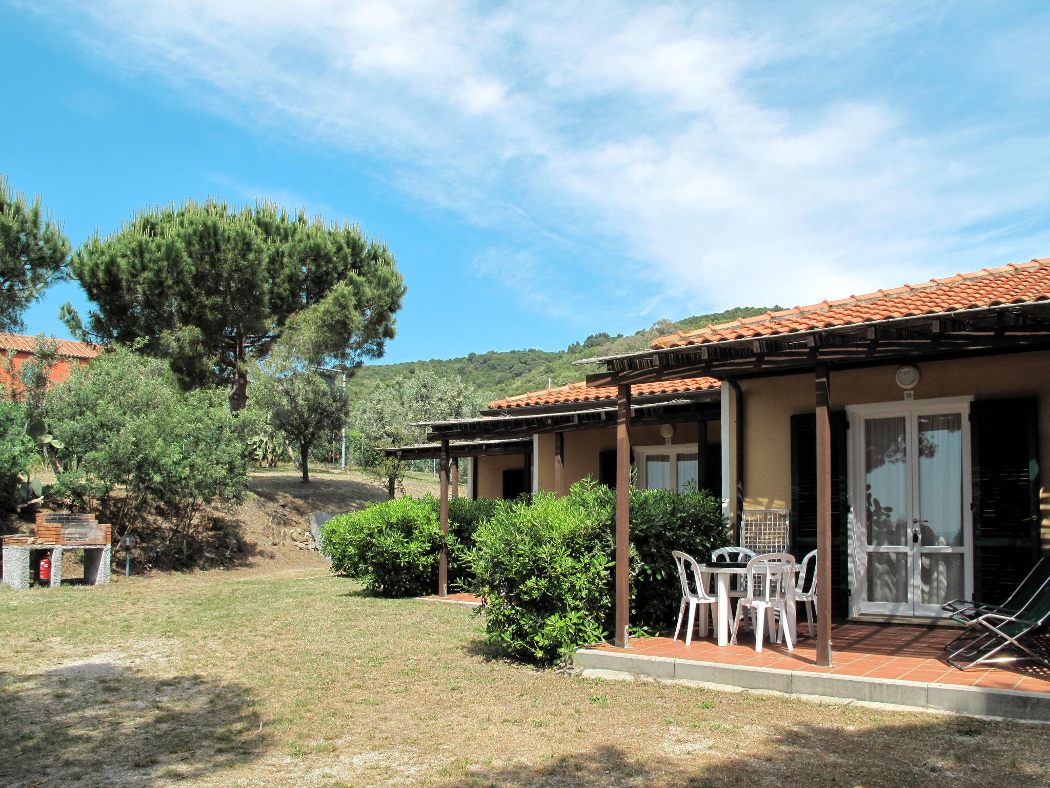 Photo 32 - Appartement de 1 chambre à Capoliveri avec jardin et vues à la mer