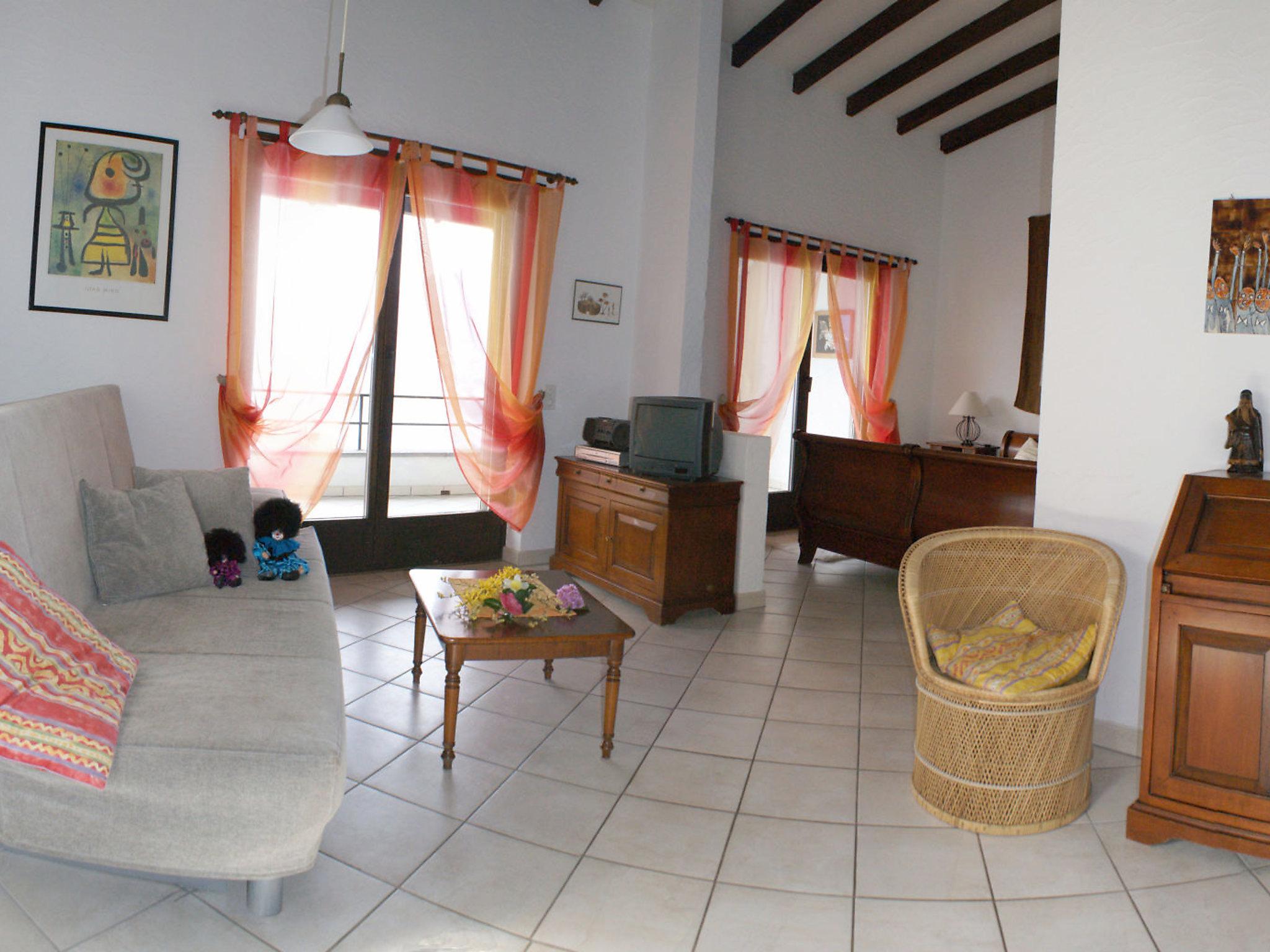 Foto 2 - Apartment mit 1 Schlafzimmer in Gambarogno mit schwimmbad und terrasse