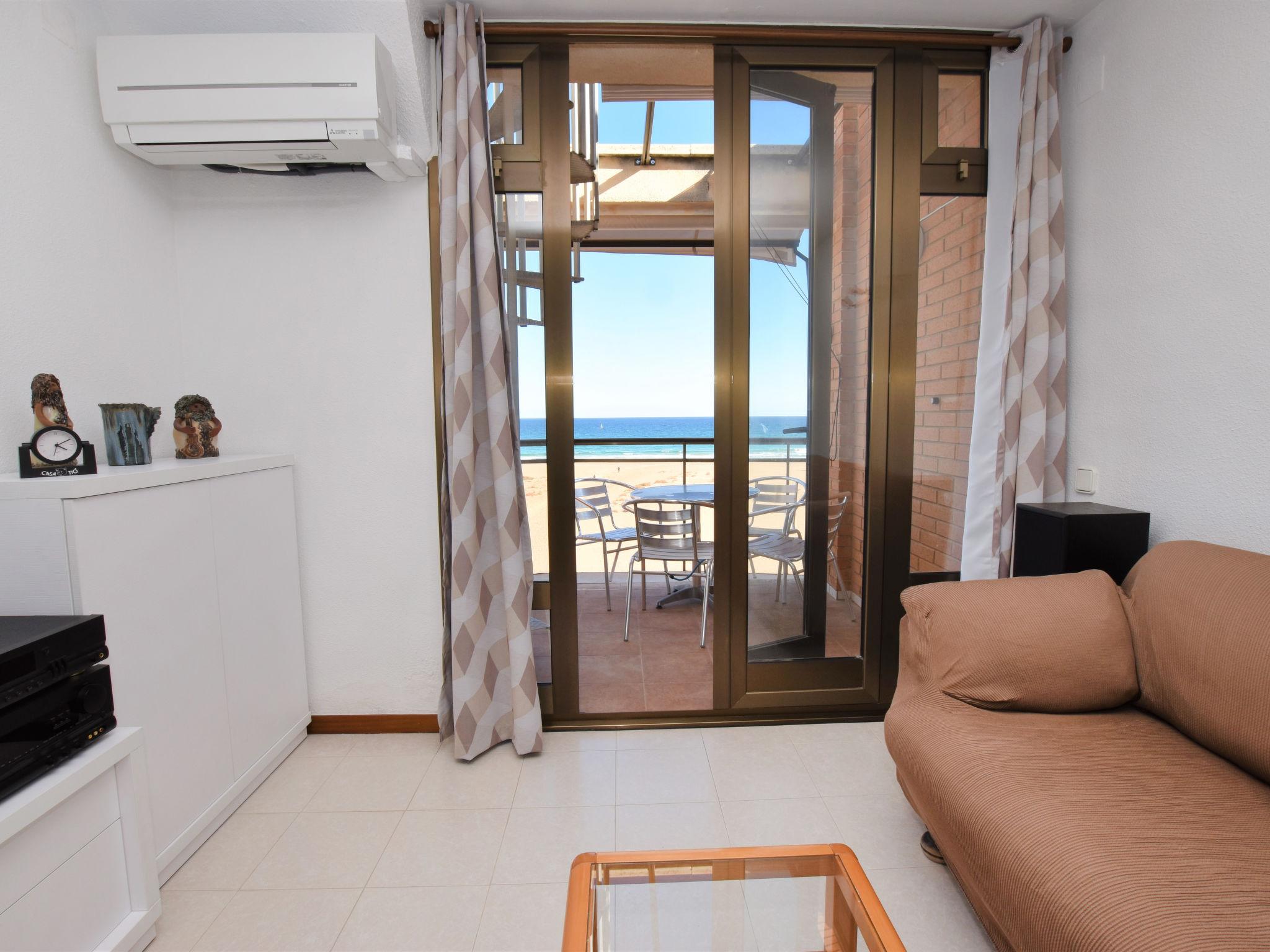 Foto 6 - Apartment mit 3 Schlafzimmern in Torredembarra mit schwimmbad und blick aufs meer