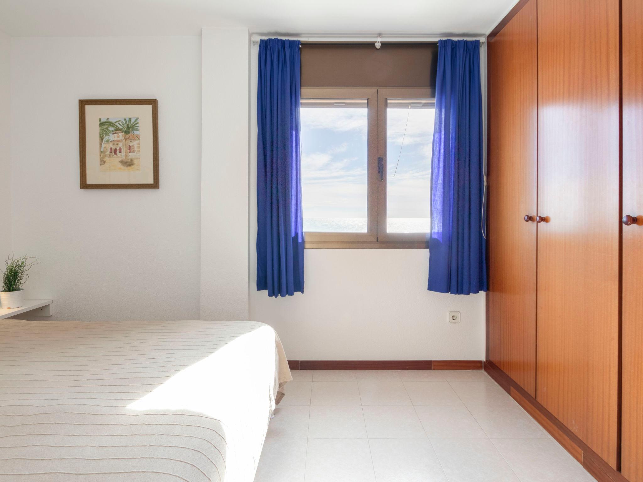 Foto 14 - Apartment mit 3 Schlafzimmern in Torredembarra mit schwimmbad und blick aufs meer