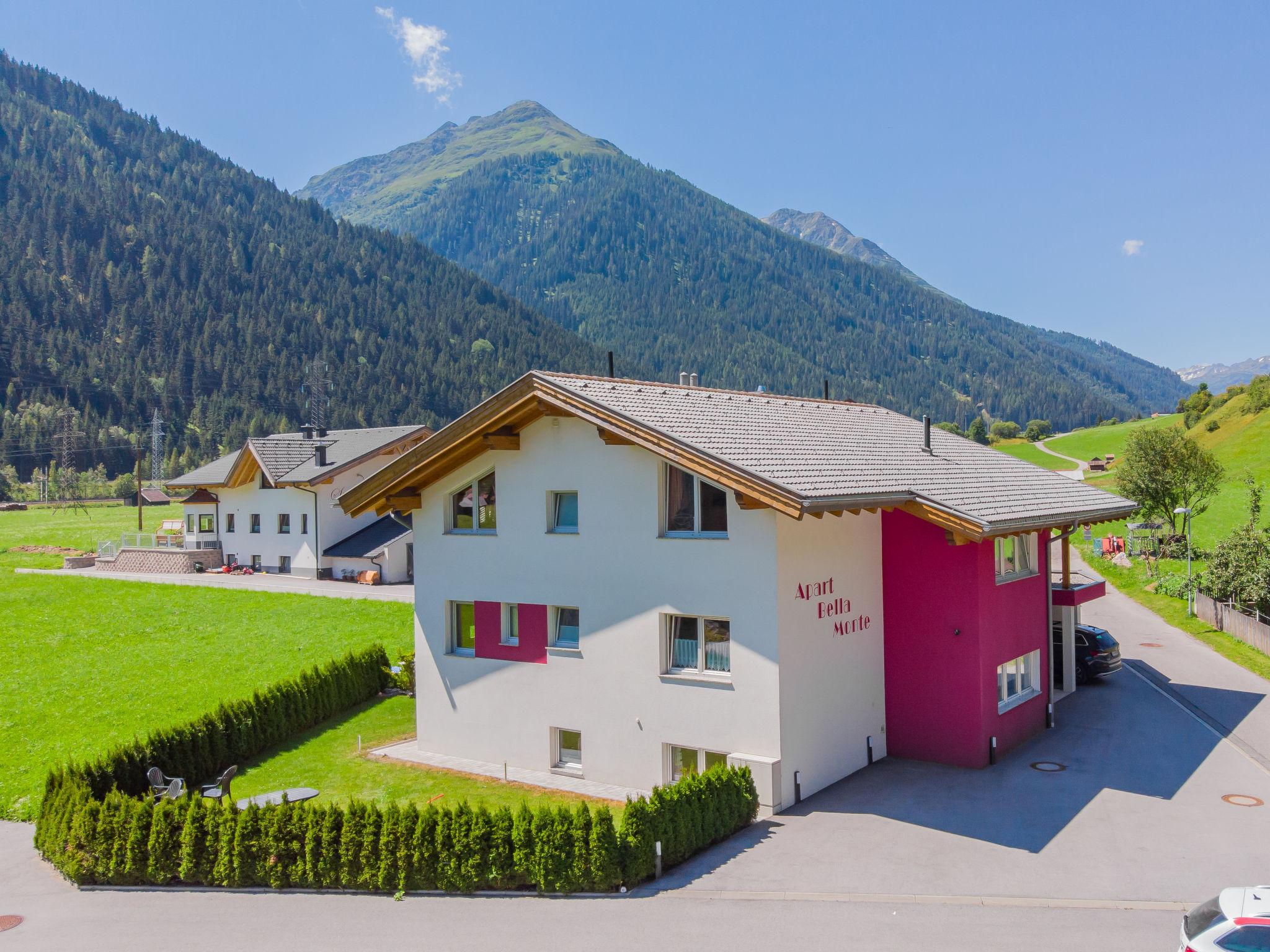 Foto 1 - Apartamento em Pettneu am Arlberg com jardim