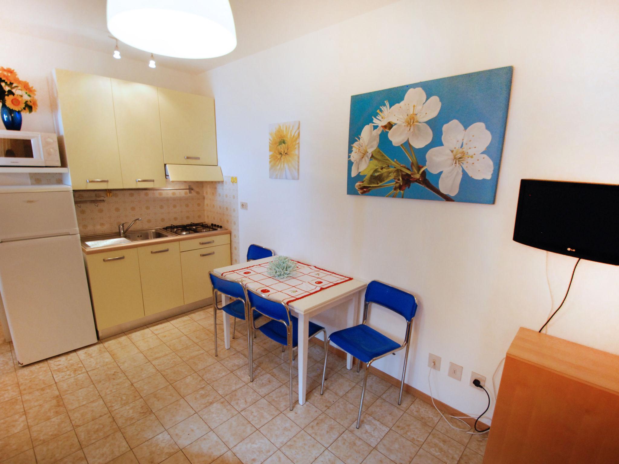 Foto 3 - Apartment mit 1 Schlafzimmer in San Michele al Tagliamento