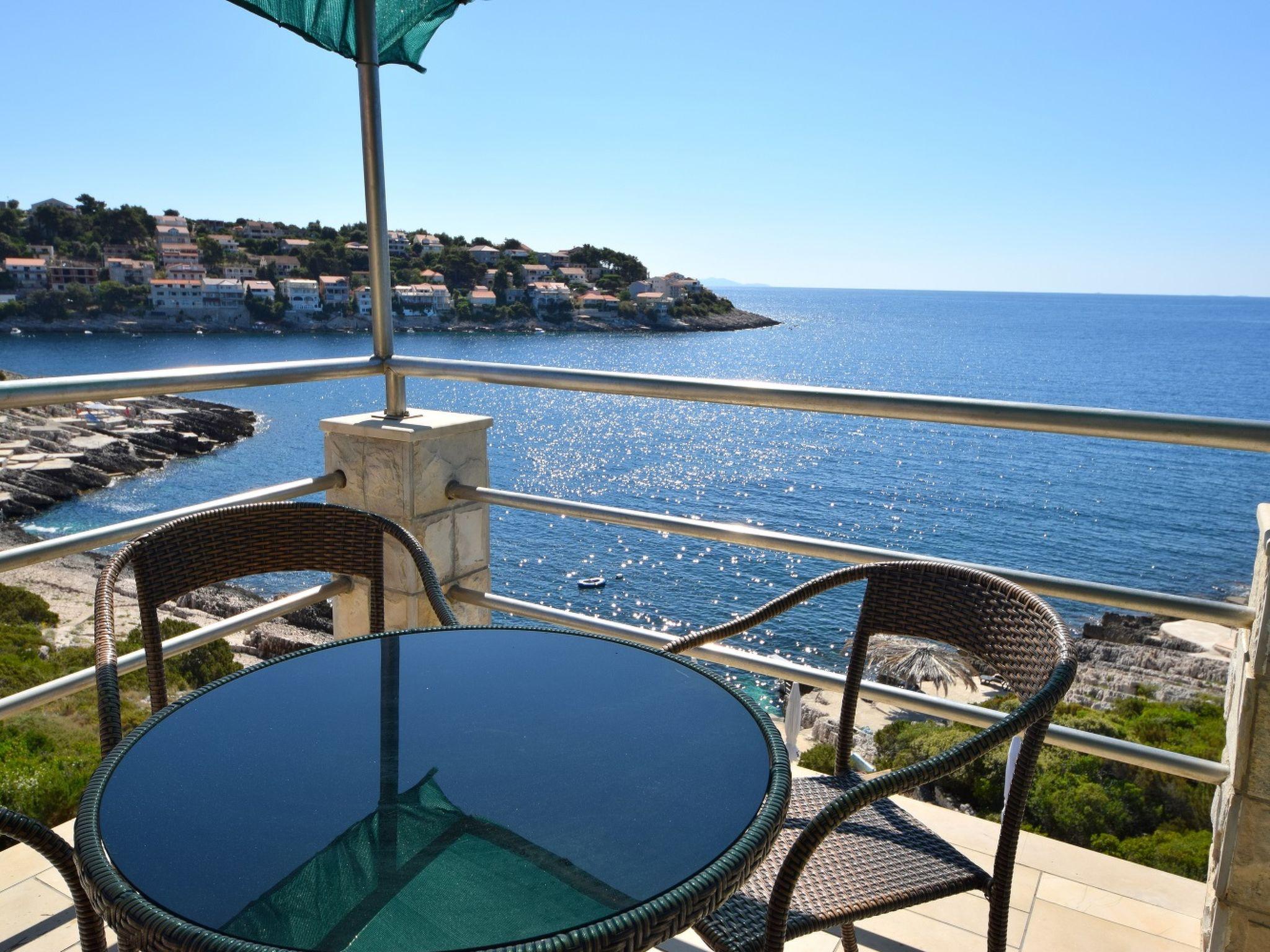 Foto 4 - Appartamento con 2 camere da letto a Korčula con piscina e vista mare