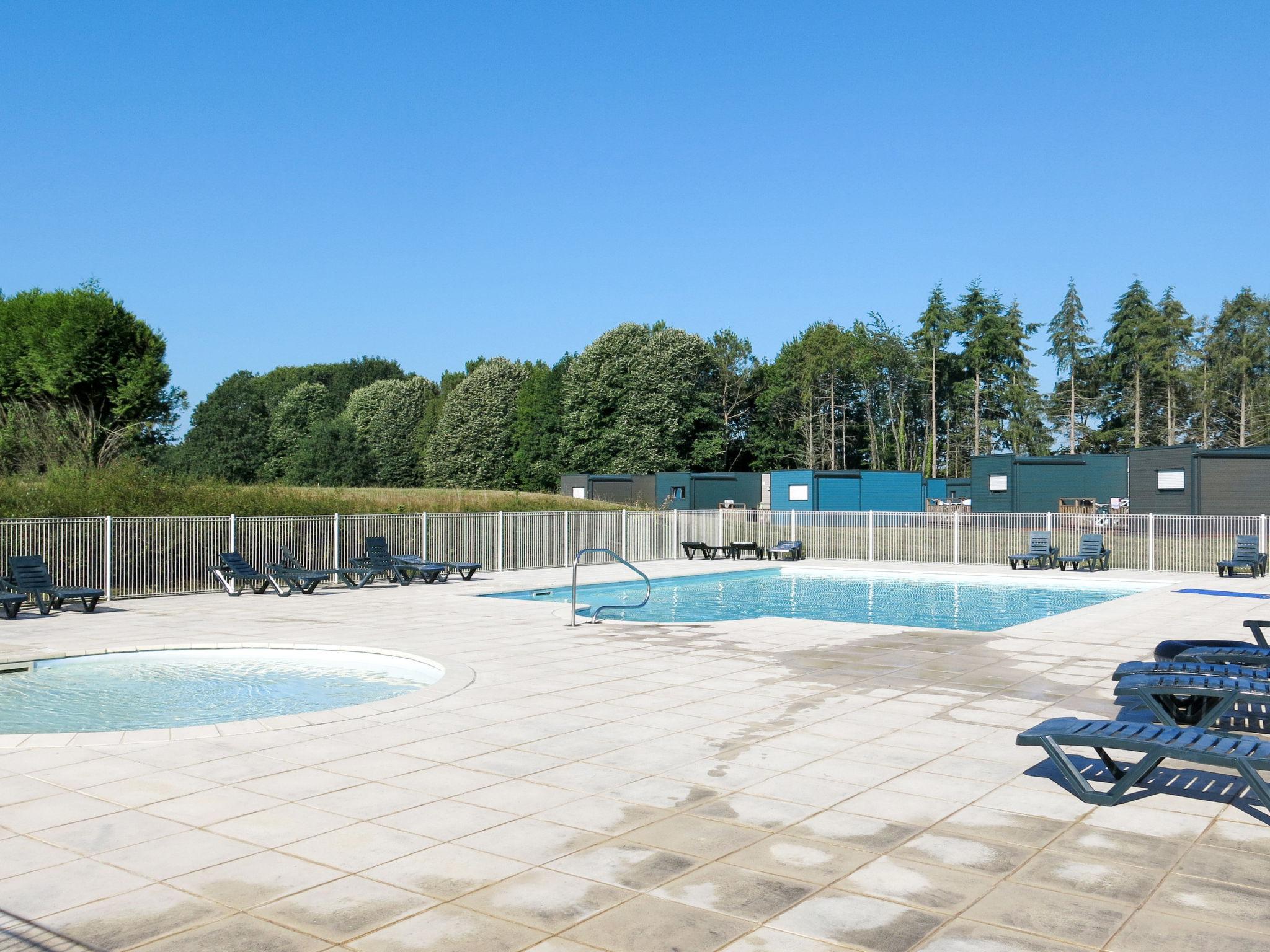 Photo 2 - Maison de 2 chambres à Malansac avec piscine et vues à la mer