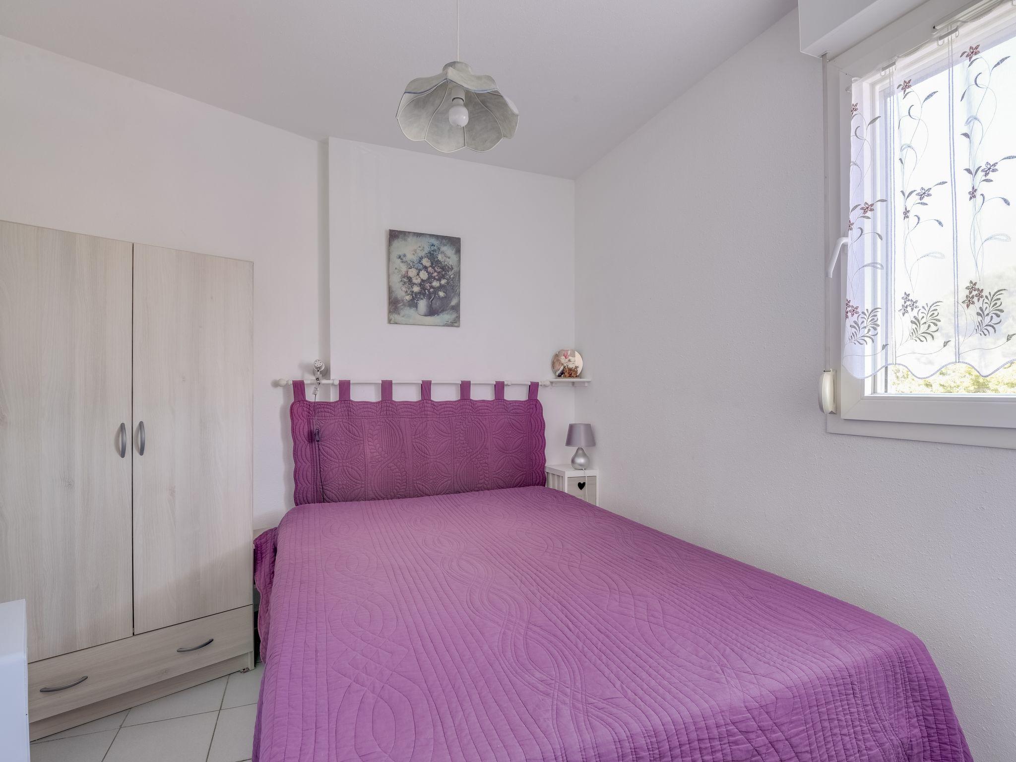 Foto 4 - Appartamento con 2 camere da letto a Le Grau-du-Roi con piscina e vista mare