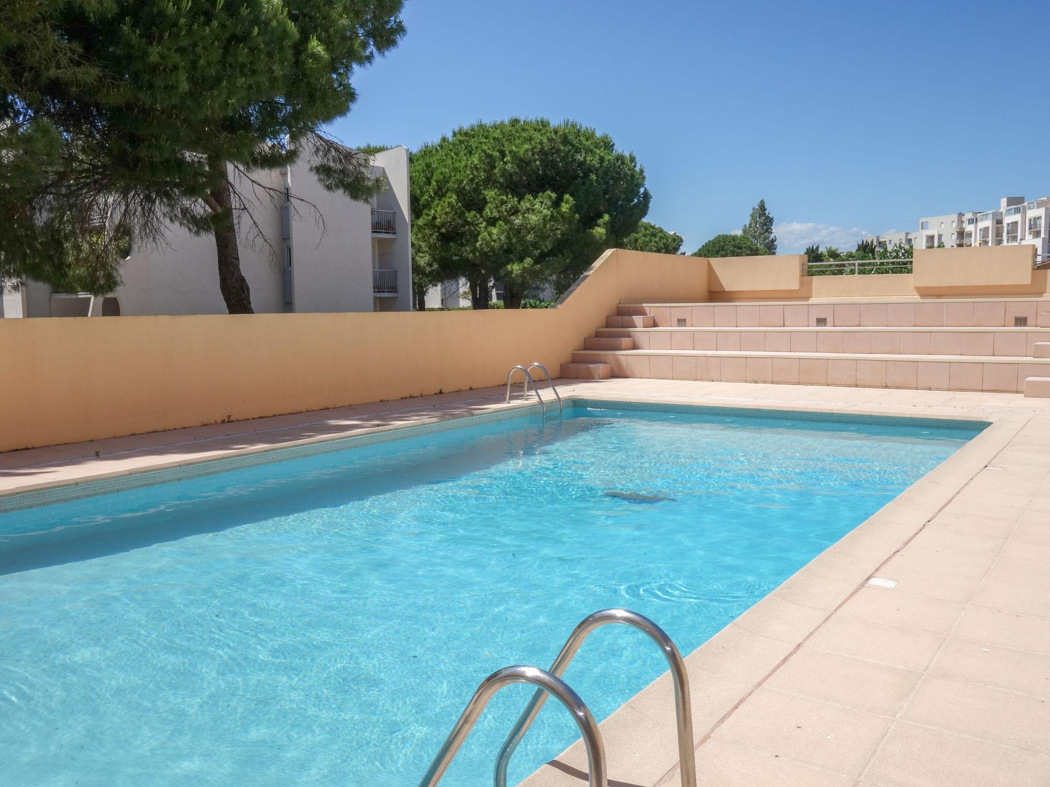 Foto 5 - Apartamento de 2 quartos em Le Grau-du-Roi com piscina e terraço