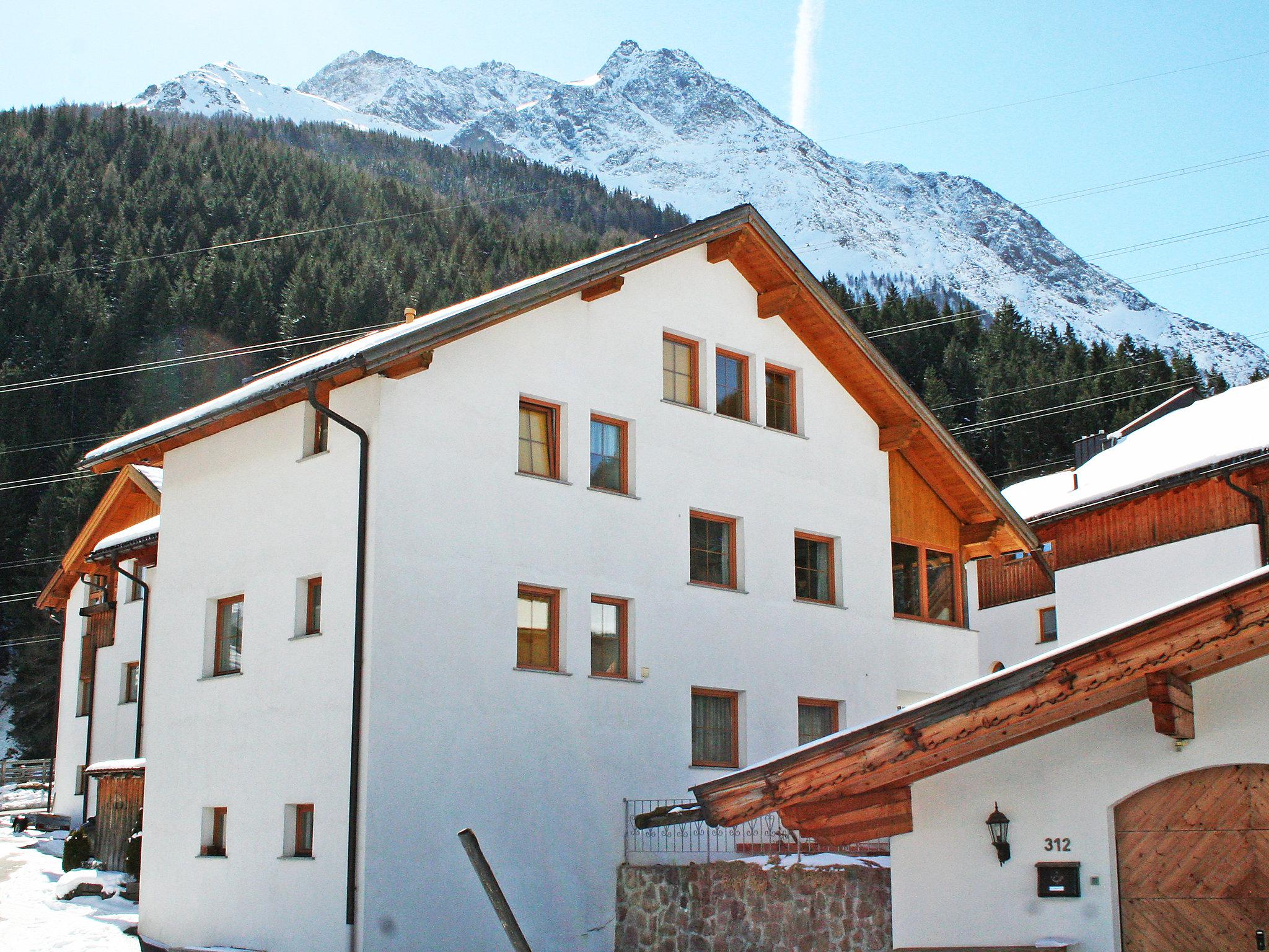 Foto 26 - Apartamento de 2 quartos em Pettneu am Arlberg com jardim e vista para a montanha