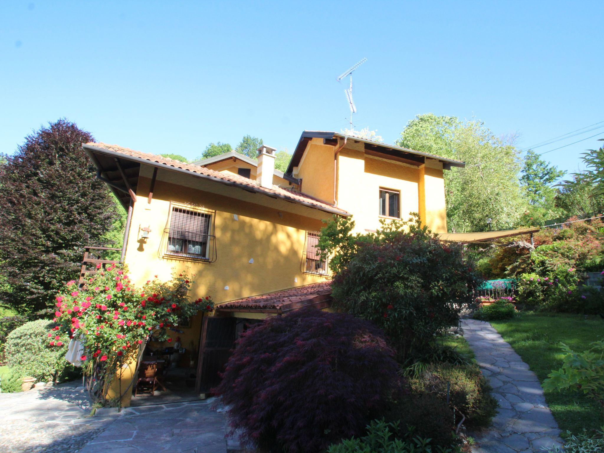 Photo 16 - Appartement de 2 chambres à Arona avec jardin et vues sur la montagne