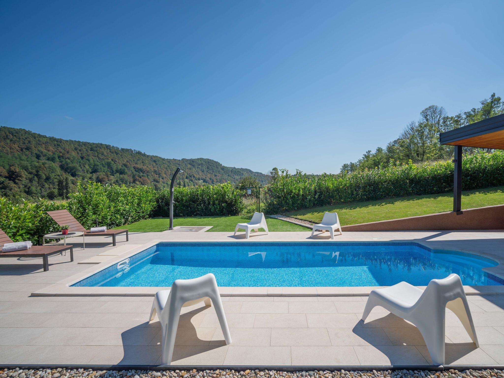 Foto 6 - Casa de 3 quartos em Bosiljevo com piscina privada e terraço