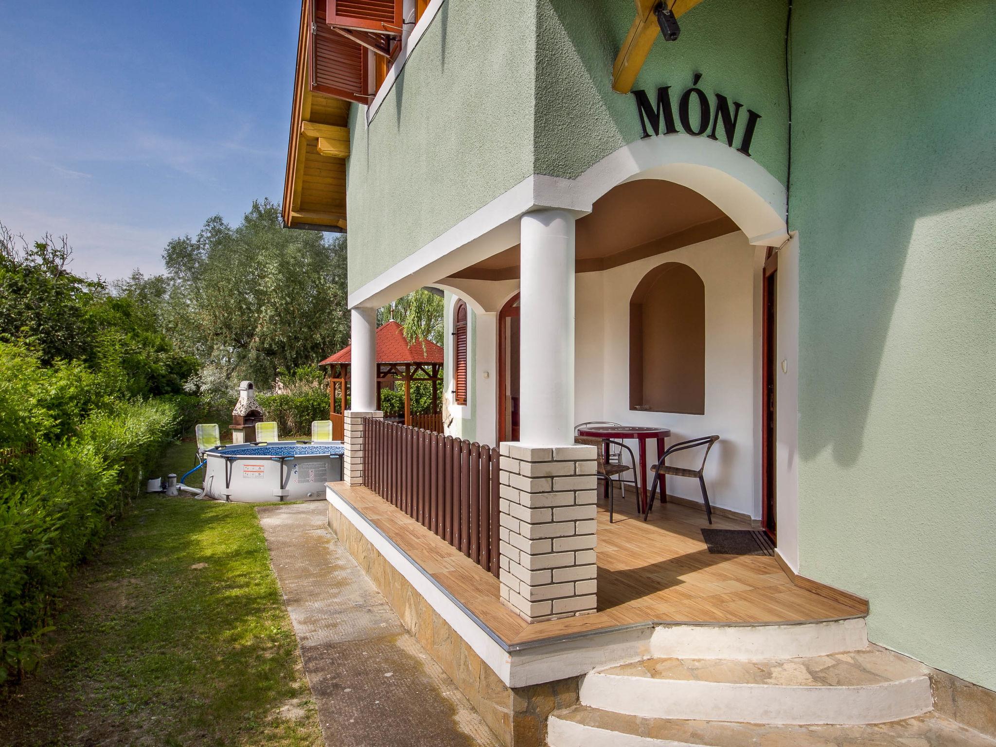 Photo 18 - Maison de 4 chambres à Balatonmáriafürdő avec piscine privée et jardin