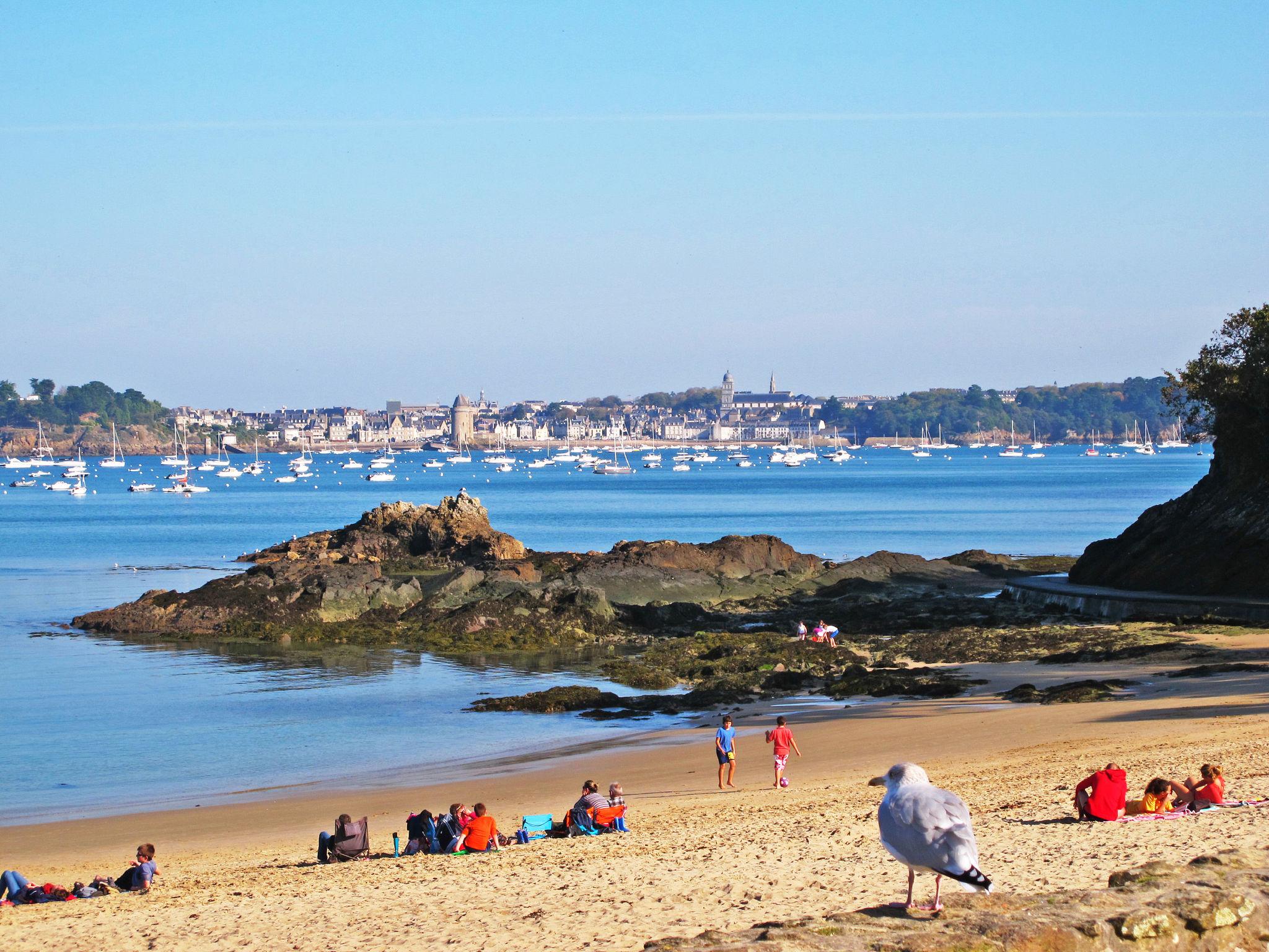 Foto 19 - Appartamento con 1 camera da letto a Dinard con vista mare