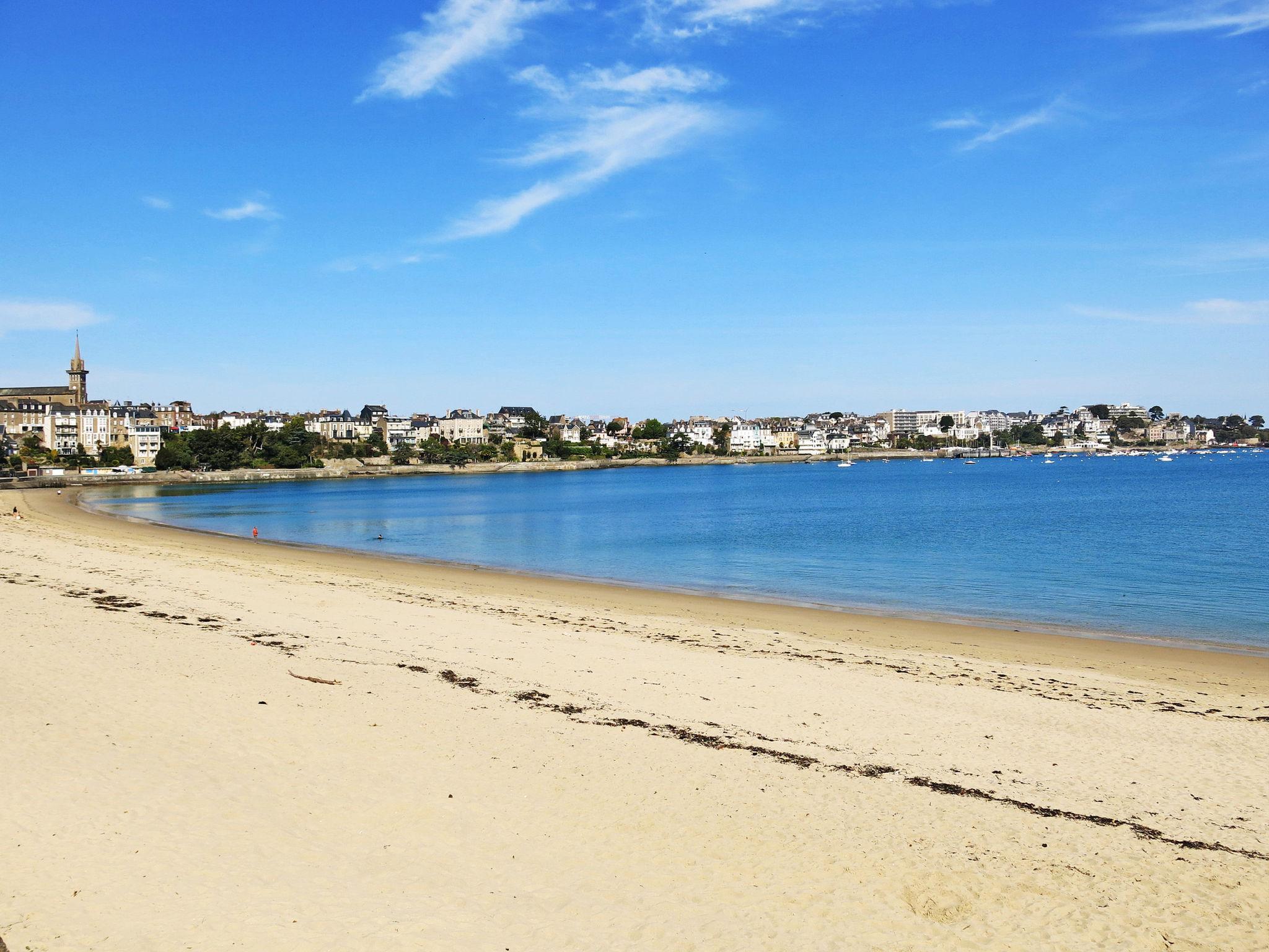 Foto 17 - Apartamento de 1 habitación en Dinard con vistas al mar