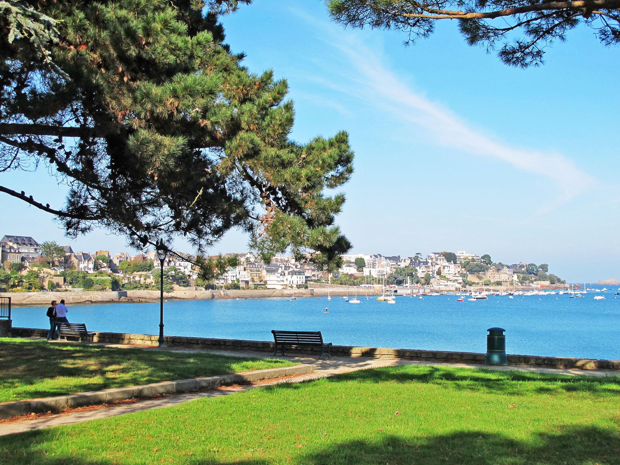 Foto 21 - Apartamento de 2 habitaciones en Dinard con vistas al mar