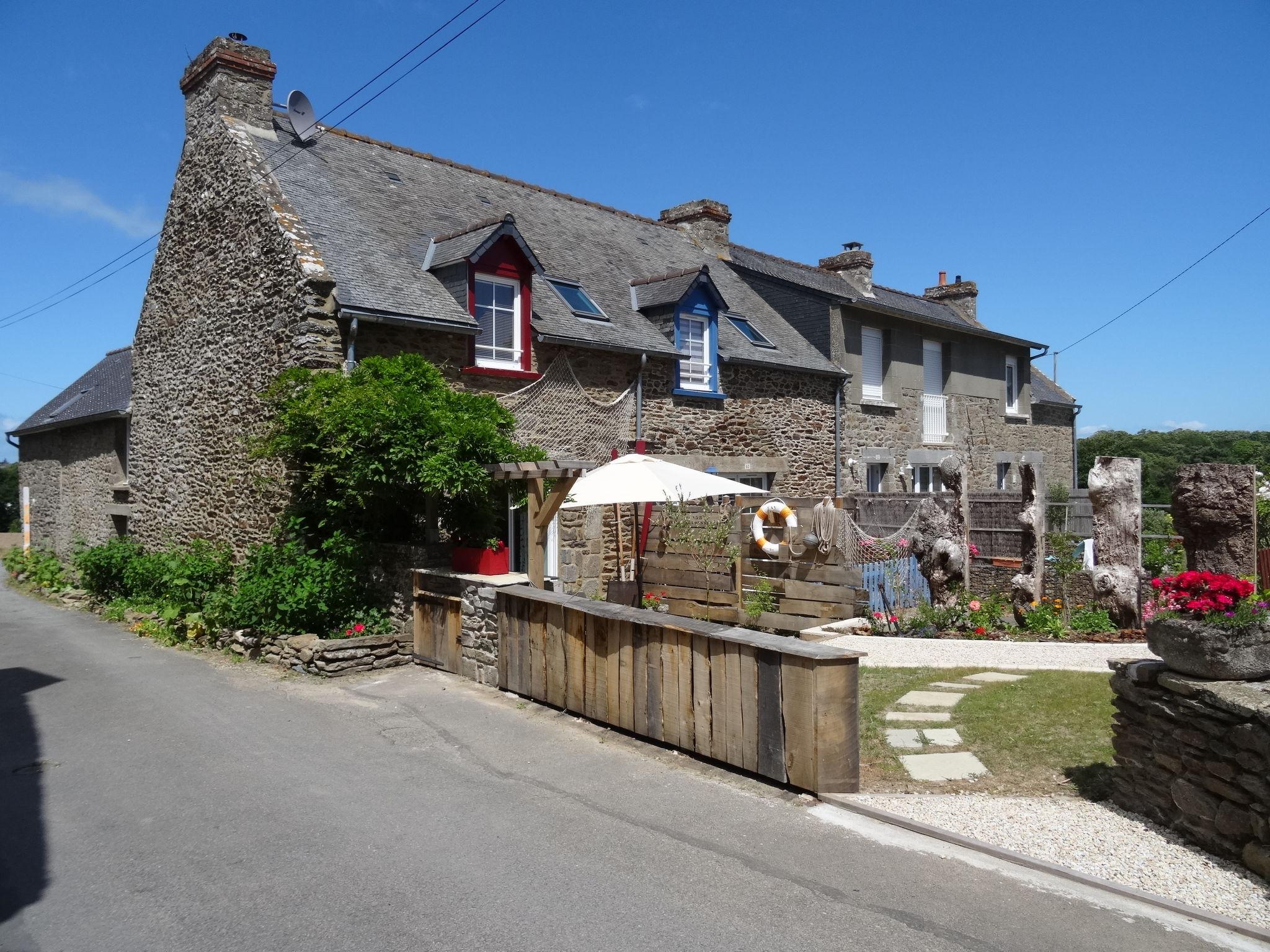 Photo 1 - Maison de 3 chambres à Cancale avec jardin et terrasse