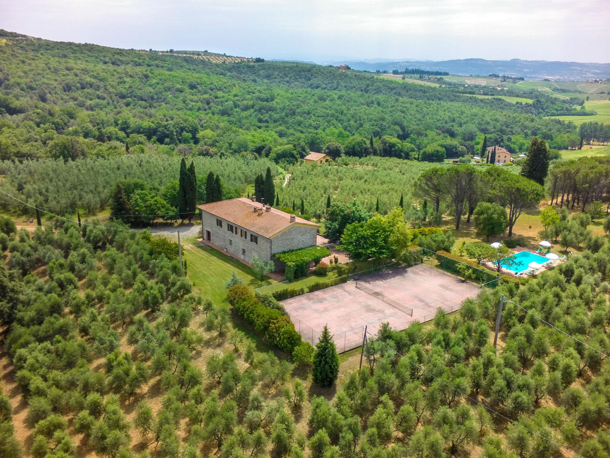 Foto 43 - Casa de 6 habitaciones en Vinci con piscina privada y jardín