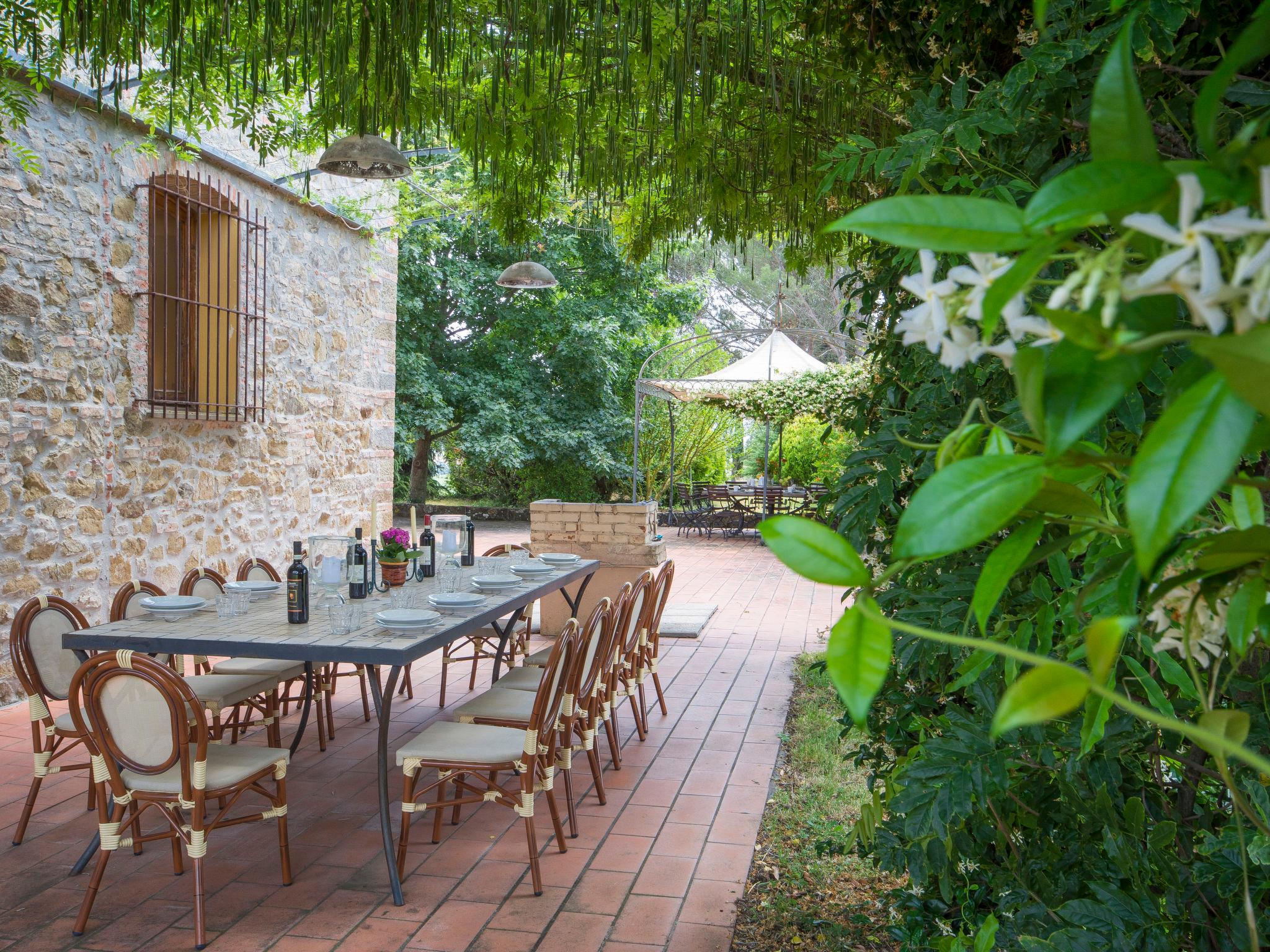 Photo 35 - Maison de 6 chambres à Vinci avec piscine privée et jardin