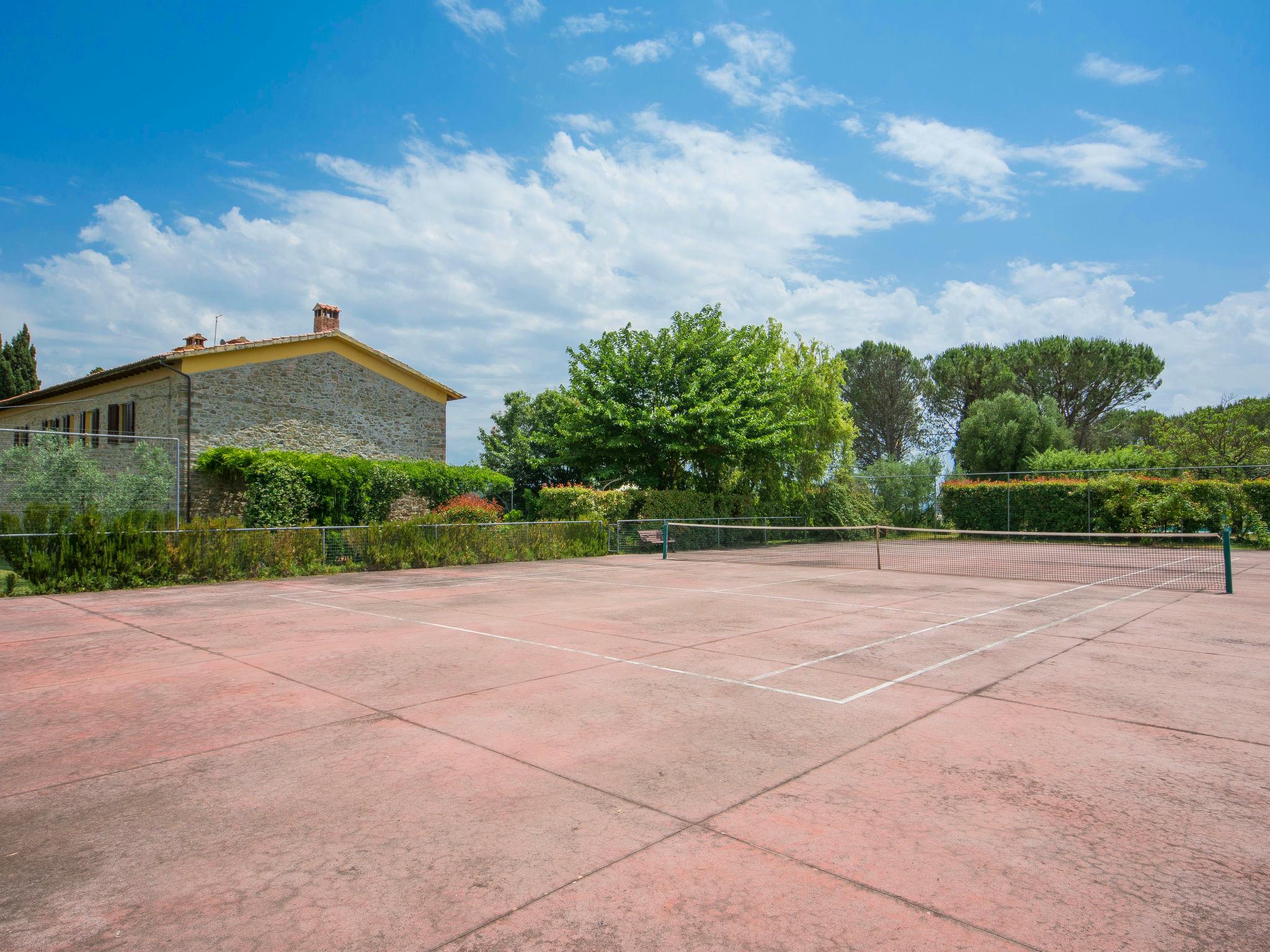 Photo 37 - Maison de 6 chambres à Vinci avec piscine privée et jardin